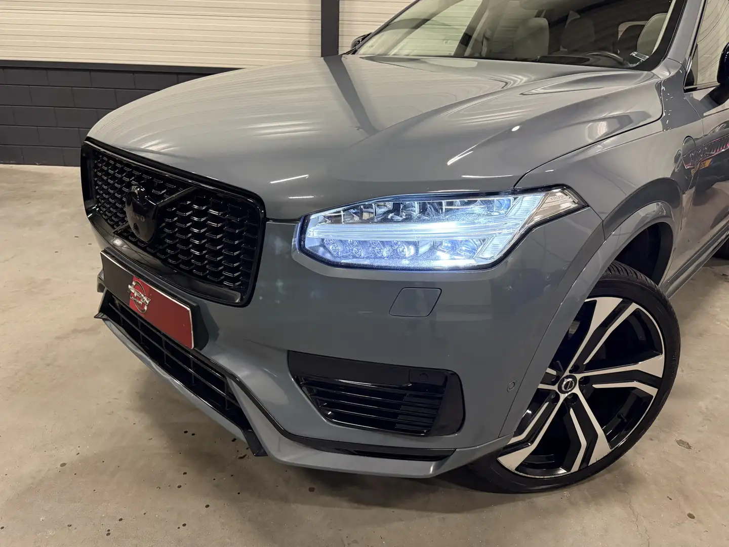 Volvo XC90 T8 Recharge AWD R-Design THUNDERGREY PANO/B&W/LUCH Grigio - 2