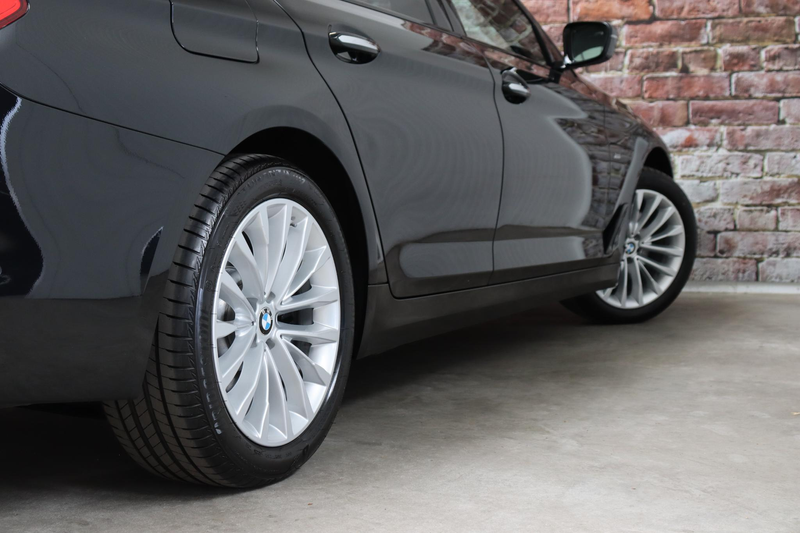BMW 530 5-serie Touring 530i xDrive High Executive Sport L — photo 6