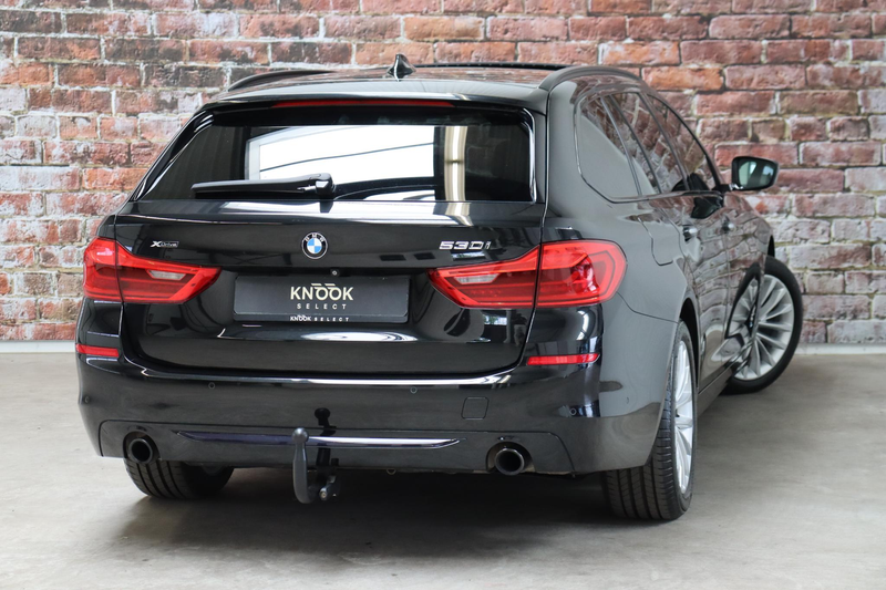 BMW 530 5-serie Touring 530i xDrive High Executive Sport L — photo 4