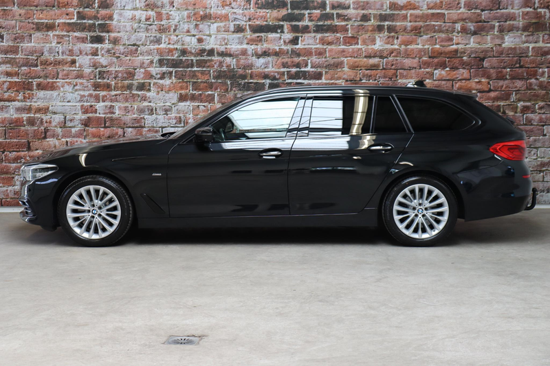 BMW 530 5-serie Touring 530i xDrive High Executive Sport L — photo 3