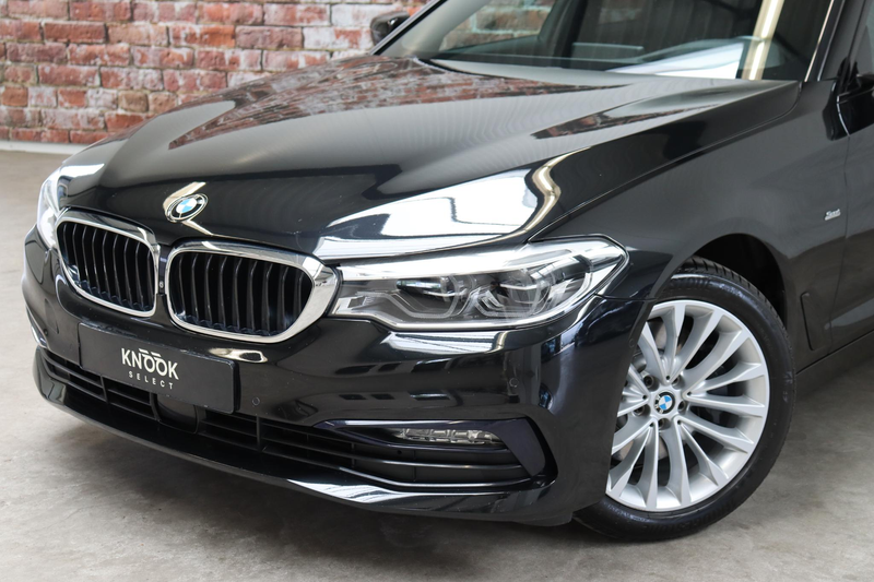 BMW 530 5-serie Touring 530i xDrive High Executive Sport L — photo 2