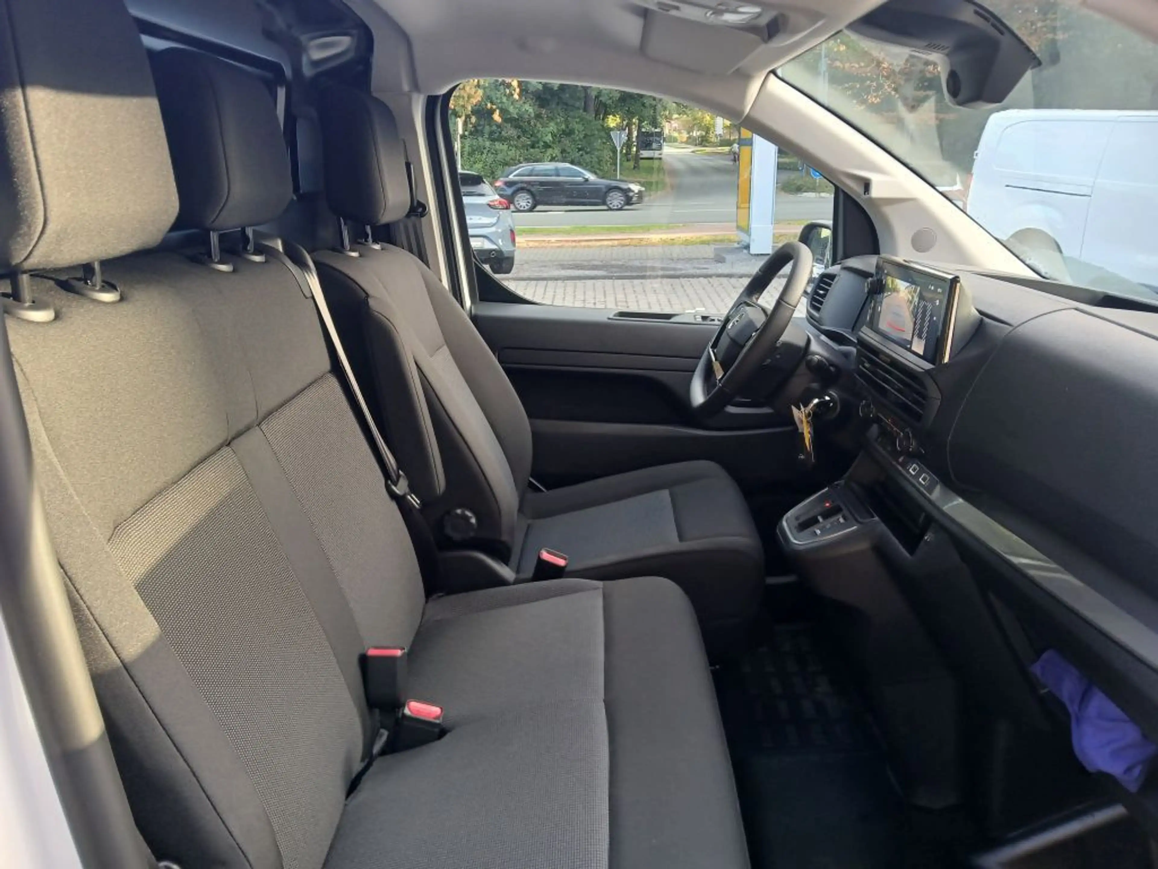 Opel Vivaro 2.2 Diesel 180 M — photo 7