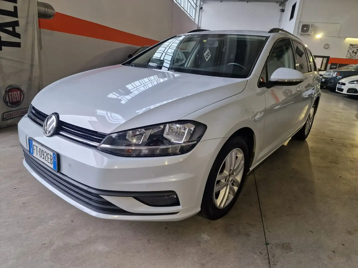 Volkswagen Golf Variant Golf VII 2017 Variant 1.0 tsi Business 110cv Bianco - 2