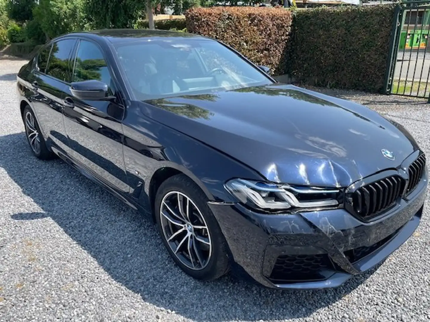 BMW 530 e M SPORT ShadowLine Hybrid39gr!LederHarman/Kardon Zwart - 1