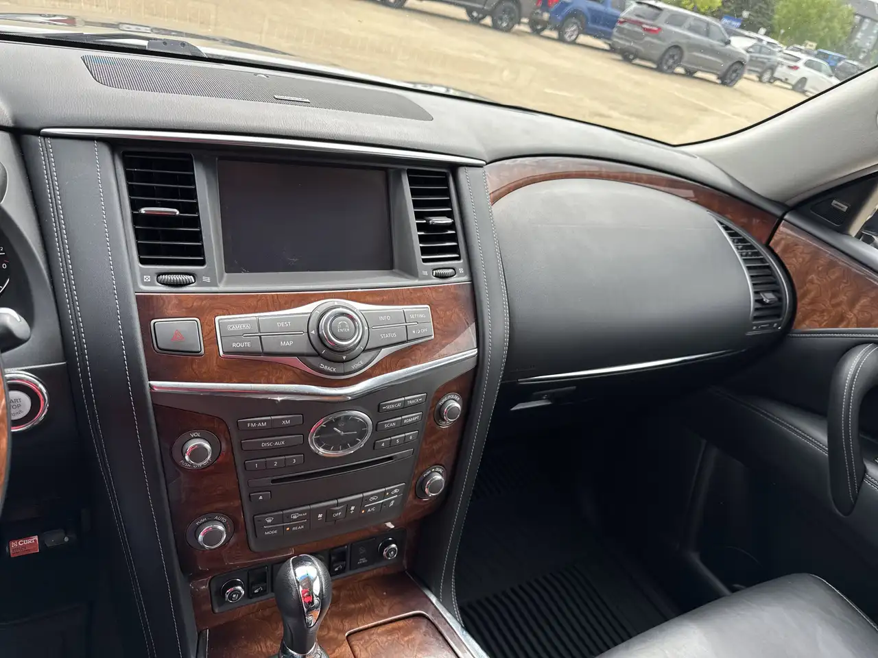 Infiniti QX80 снимка Infiniti QX80