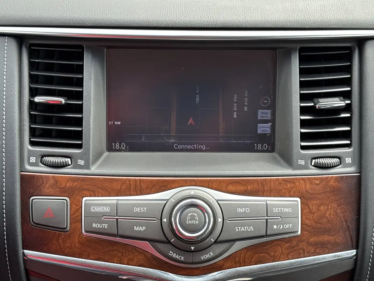 Infiniti QX80 снимка Infiniti QX80