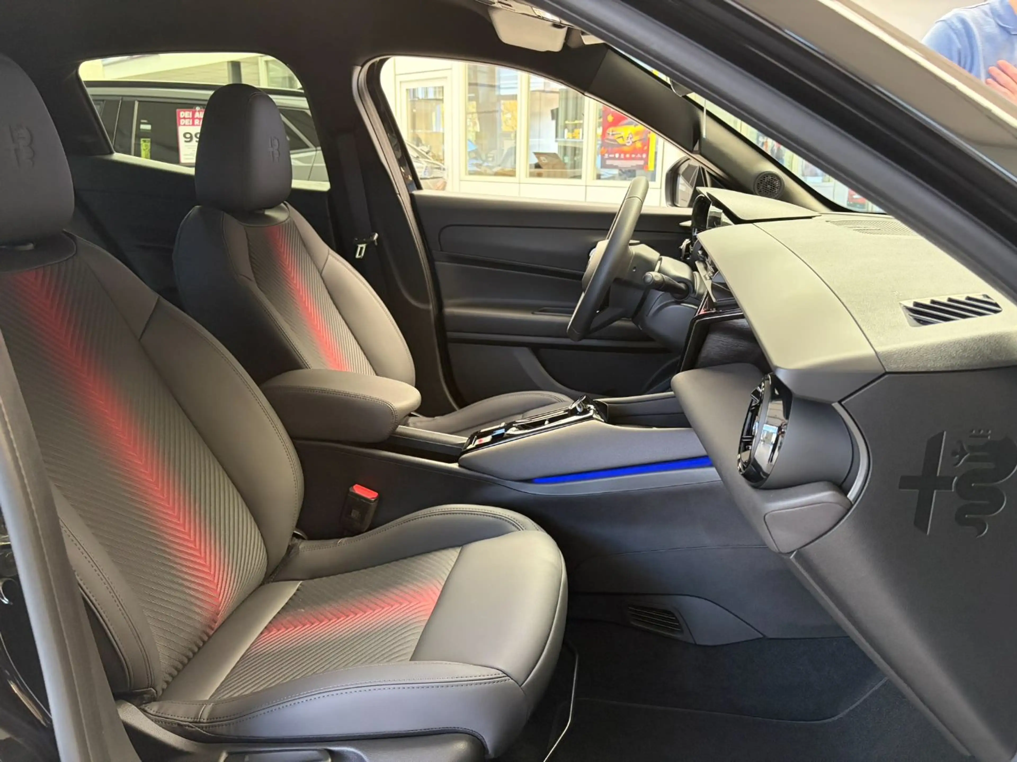 Alfa Romeo Junior Ibrida TI Navi, Matrix-LED-Scheinwerfer — photo 11