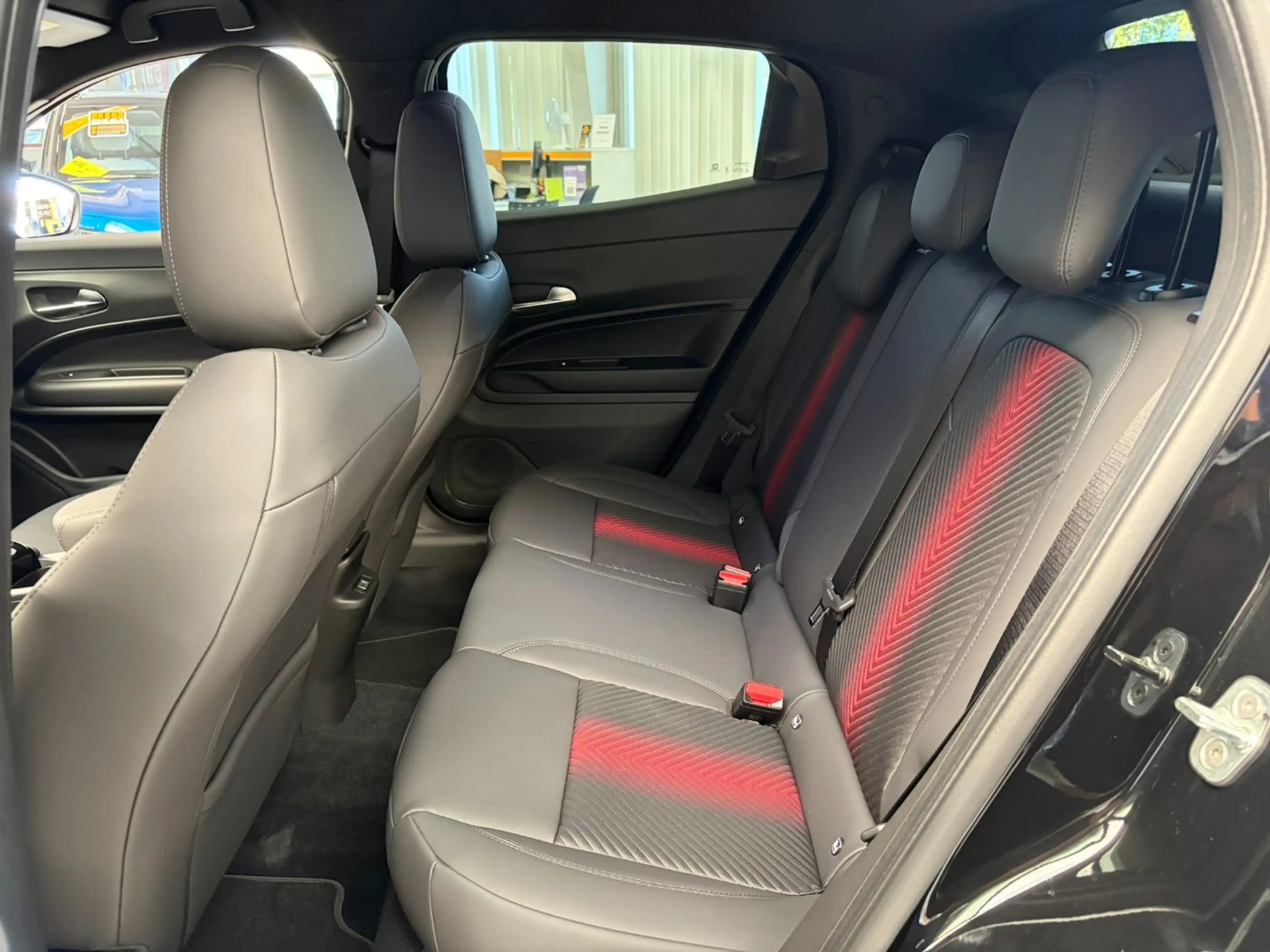 Alfa Romeo Junior Ibrida TI Navi, Matrix-LED-Scheinwerfer — photo 13