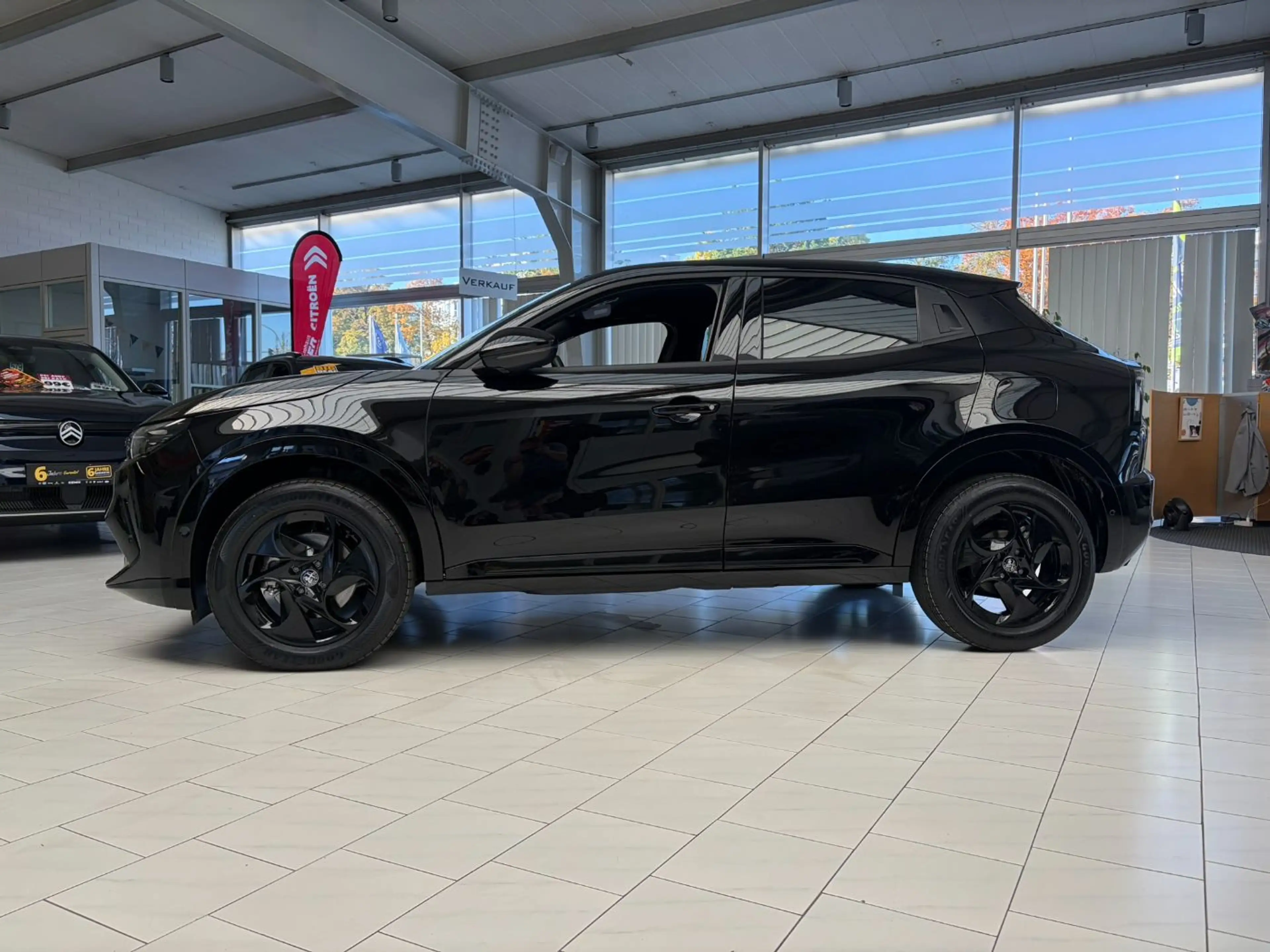 Alfa Romeo Junior Ibrida TI Navi, Matrix-LED-Scheinwerfer — photo 4