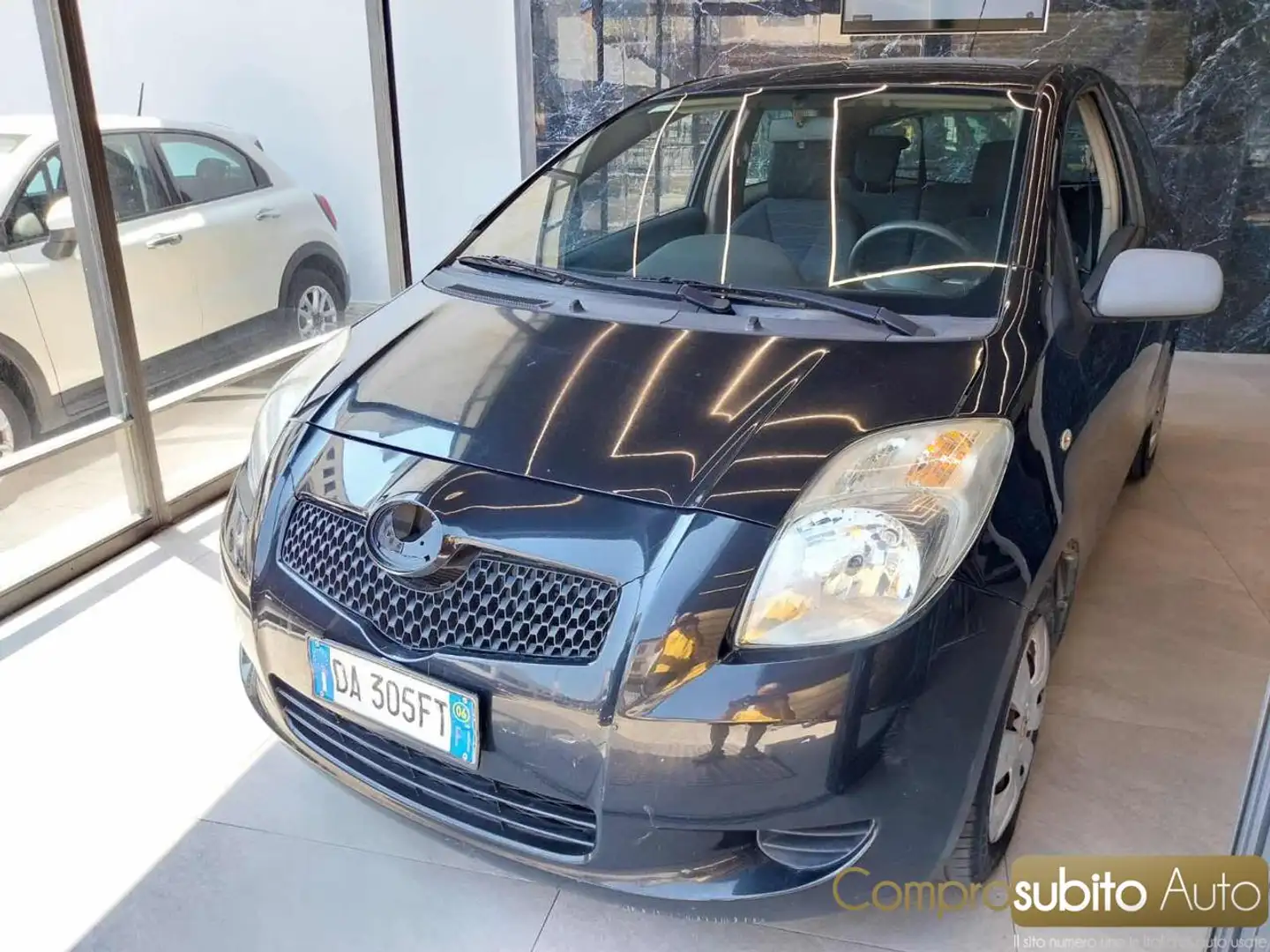 Toyota Yaris 1.3 3 porte Nero - 2