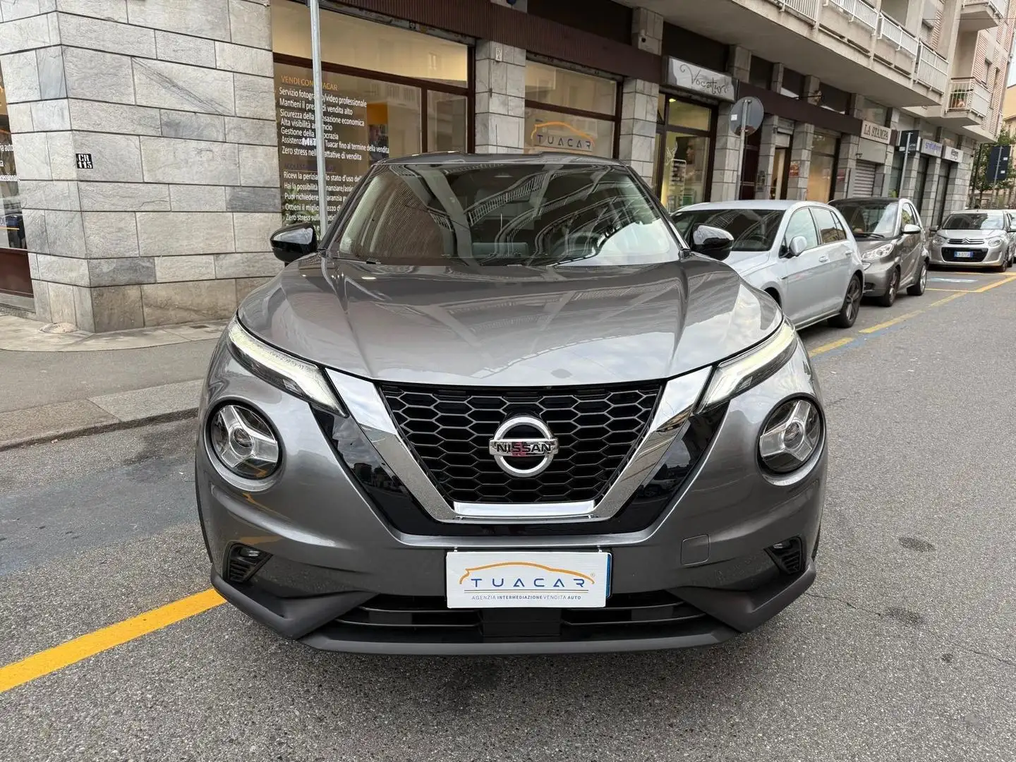 Nissan Juke Business 1.0 DIG-T 114 Gris - 2