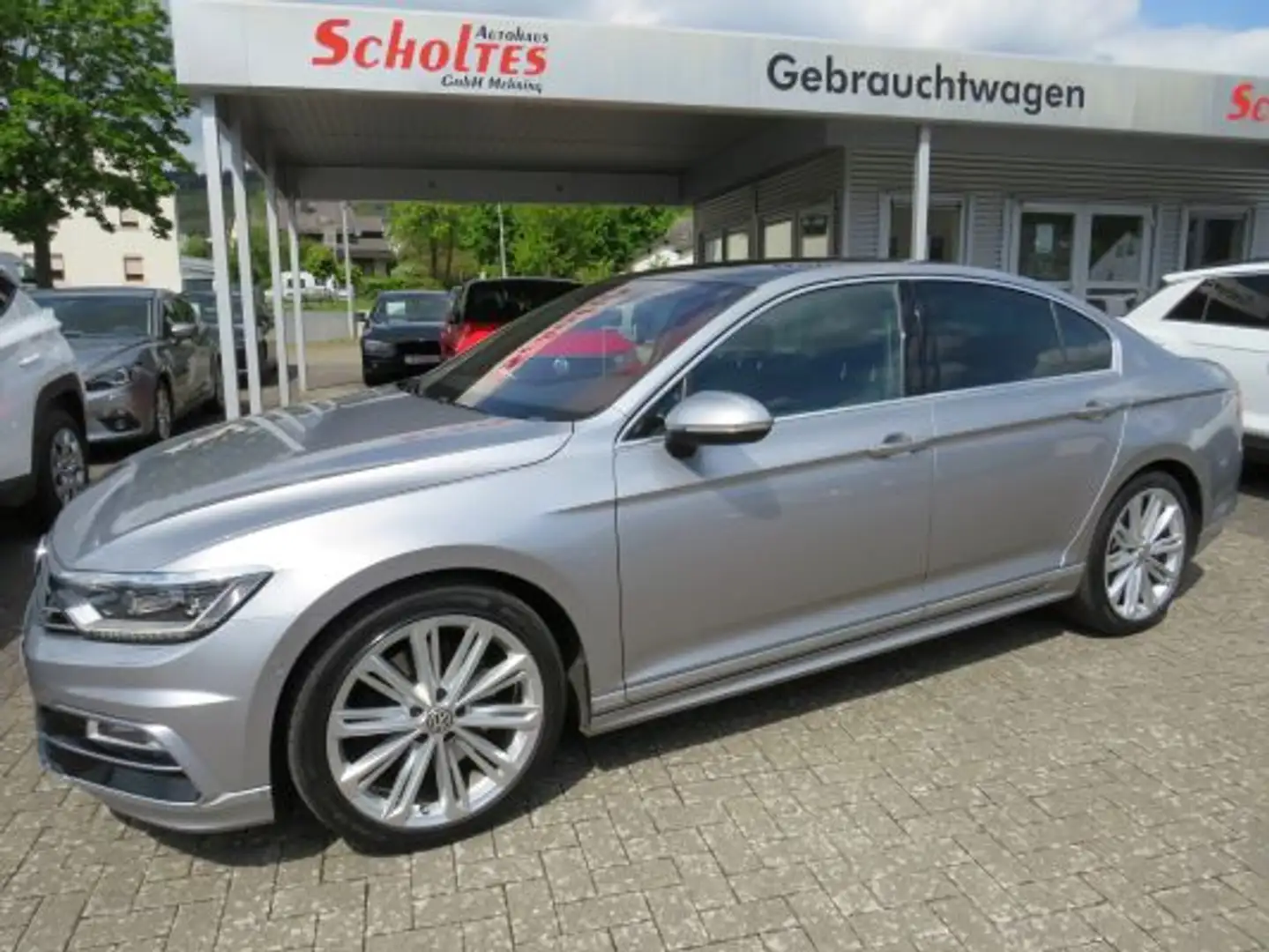 Volkswagen Passat Highline elektr. HK RFK AHK R-Line App-Connect All Silber - 1