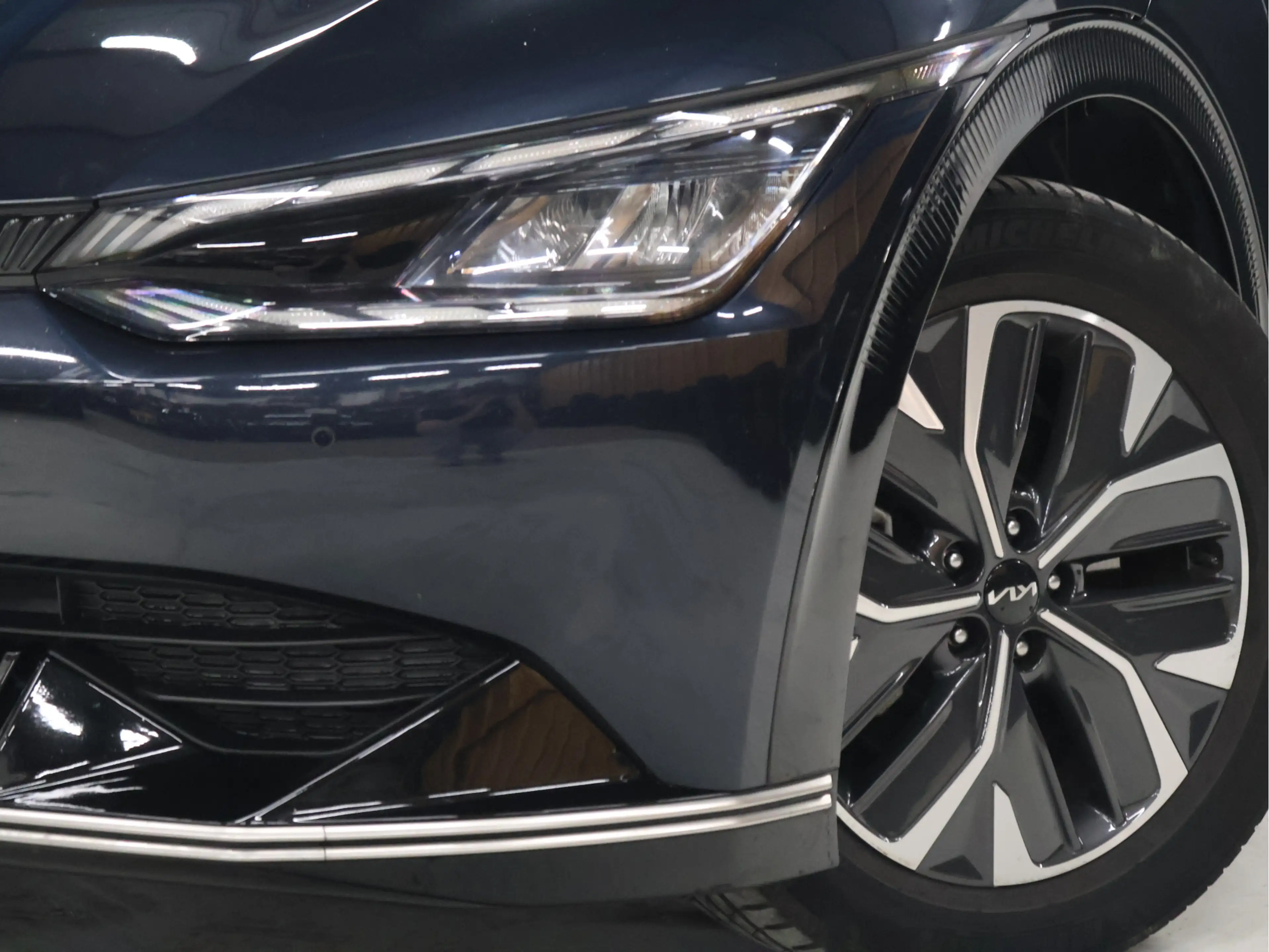 Kia EV6 Plus 77.4 kWh [TREKHAAK, APPLE CARPLAY, ANDROID, S — photo 2