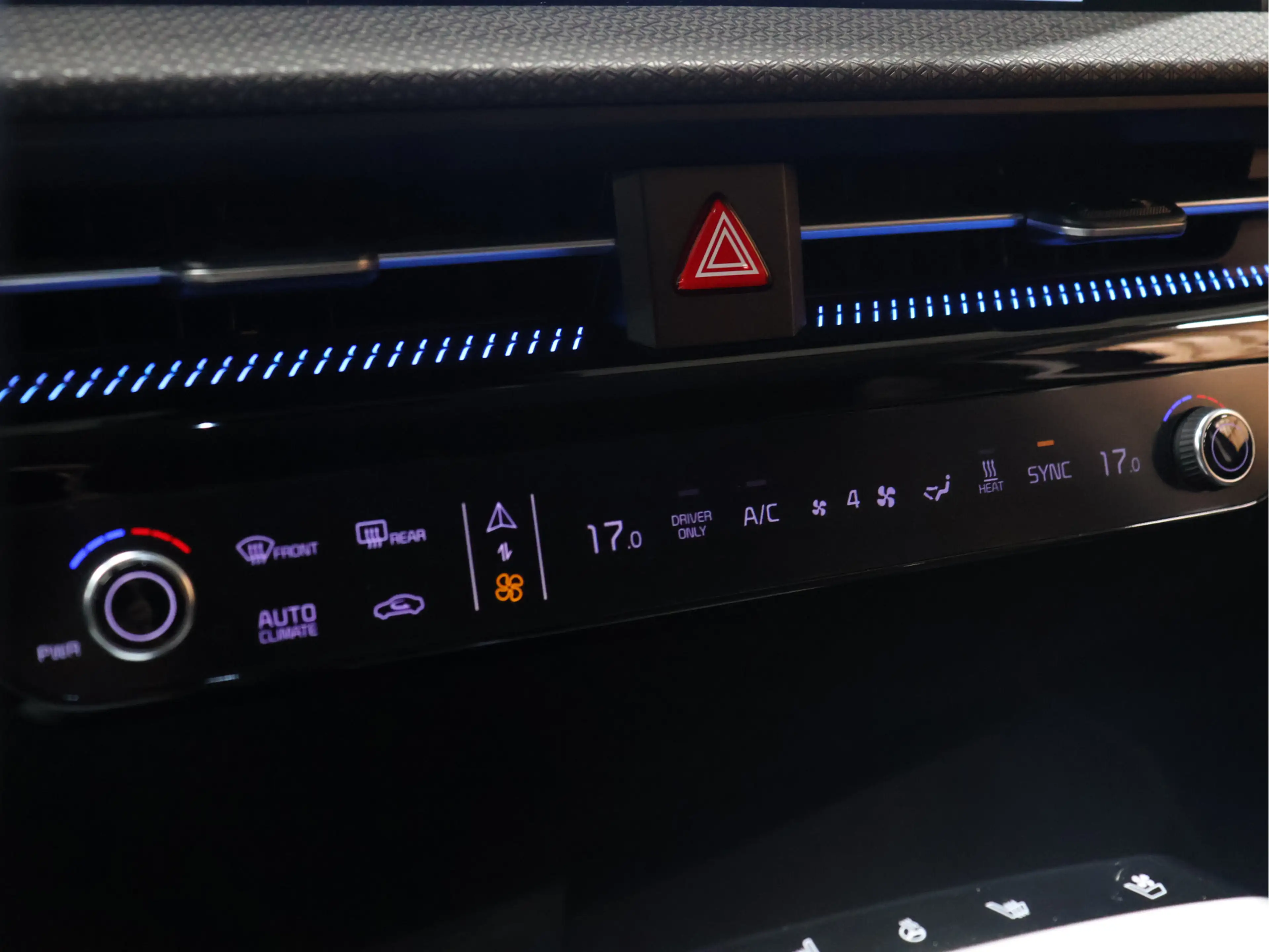 Kia EV6 Plus 77.4 kWh [TREKHAAK, APPLE CARPLAY, ANDROID, S — photo 27
