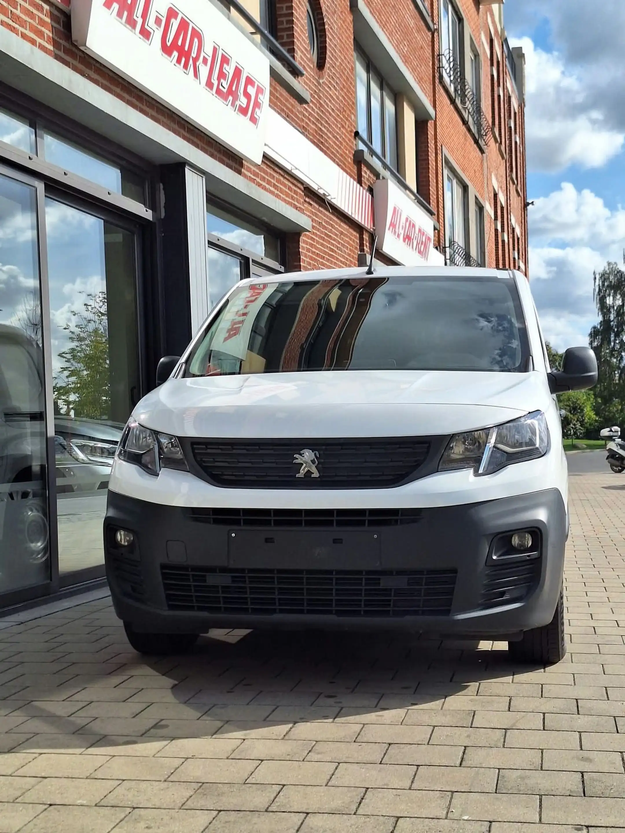 Peugeot Partner Standard L1 Heavy BlueHDI S/S Premium — photo 2