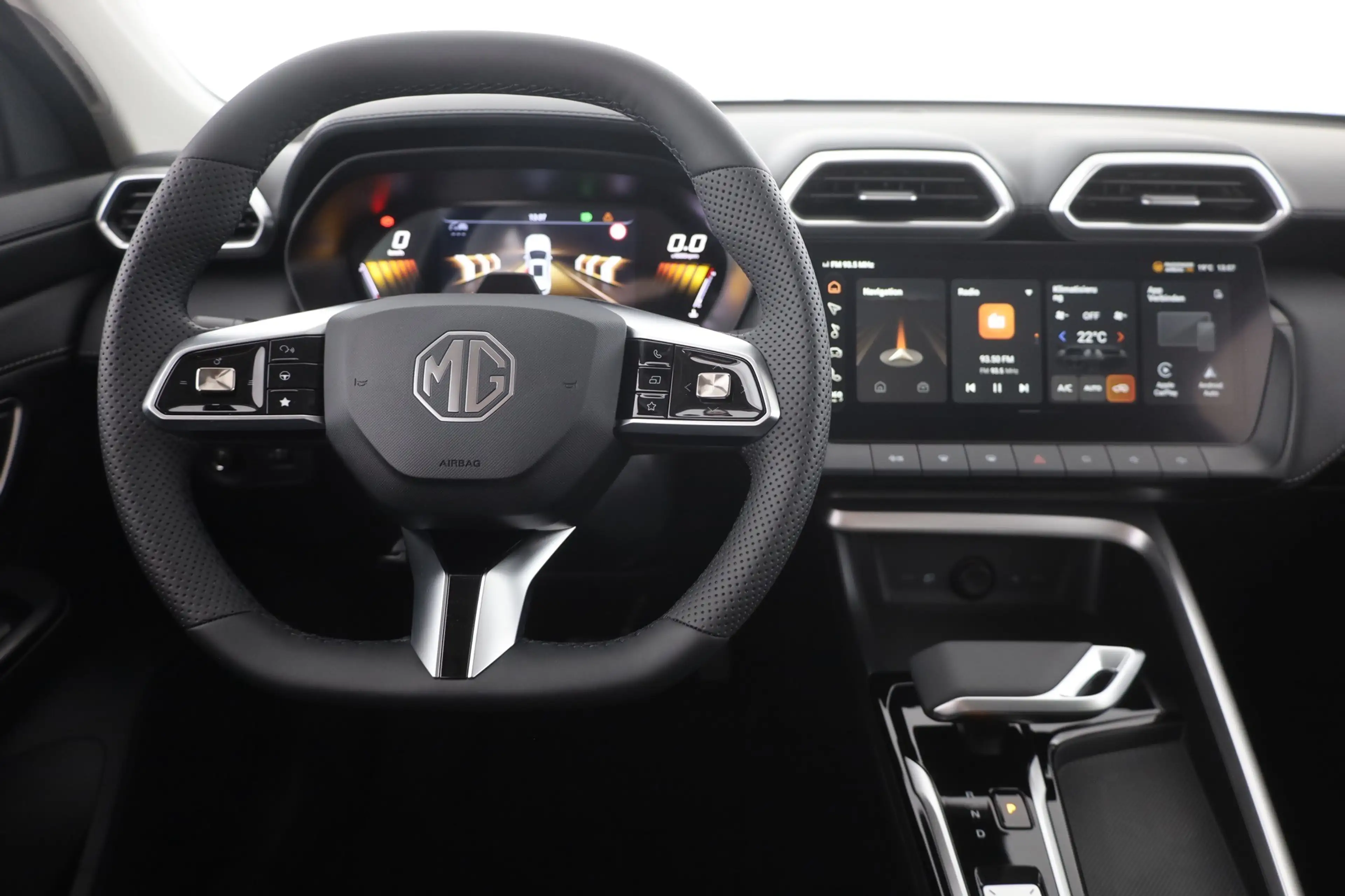 MG ZS 1.5 Hybrid Luxury Aut. LED ACC Navi 360° — photo 10