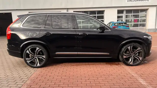 Volvo XC90 view 7