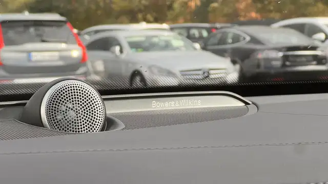 Volvo XC90 view 14