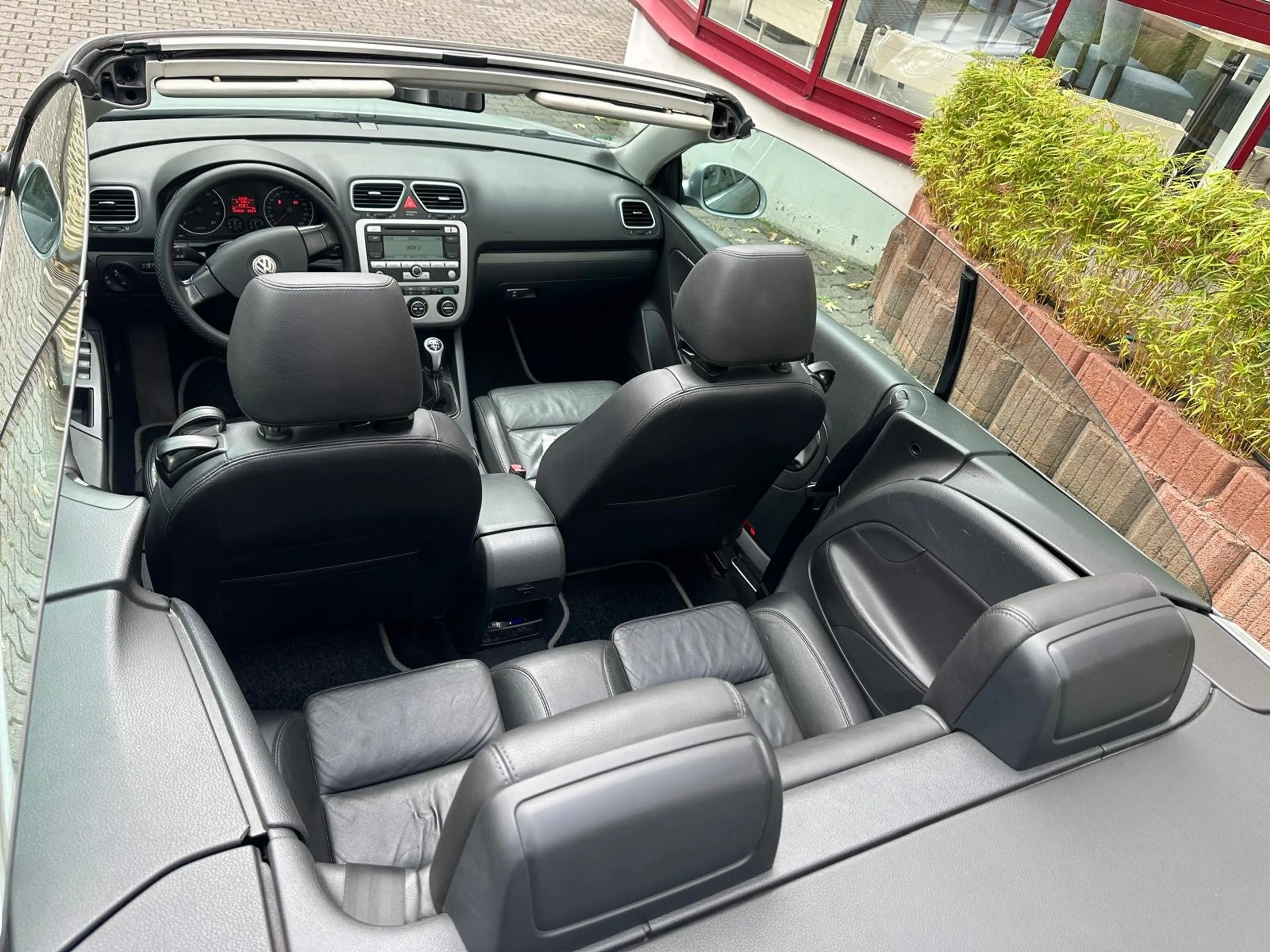 Volkswagen Eos 1.6 Cabro, Vollausstattug, Scheckheft — photo 9