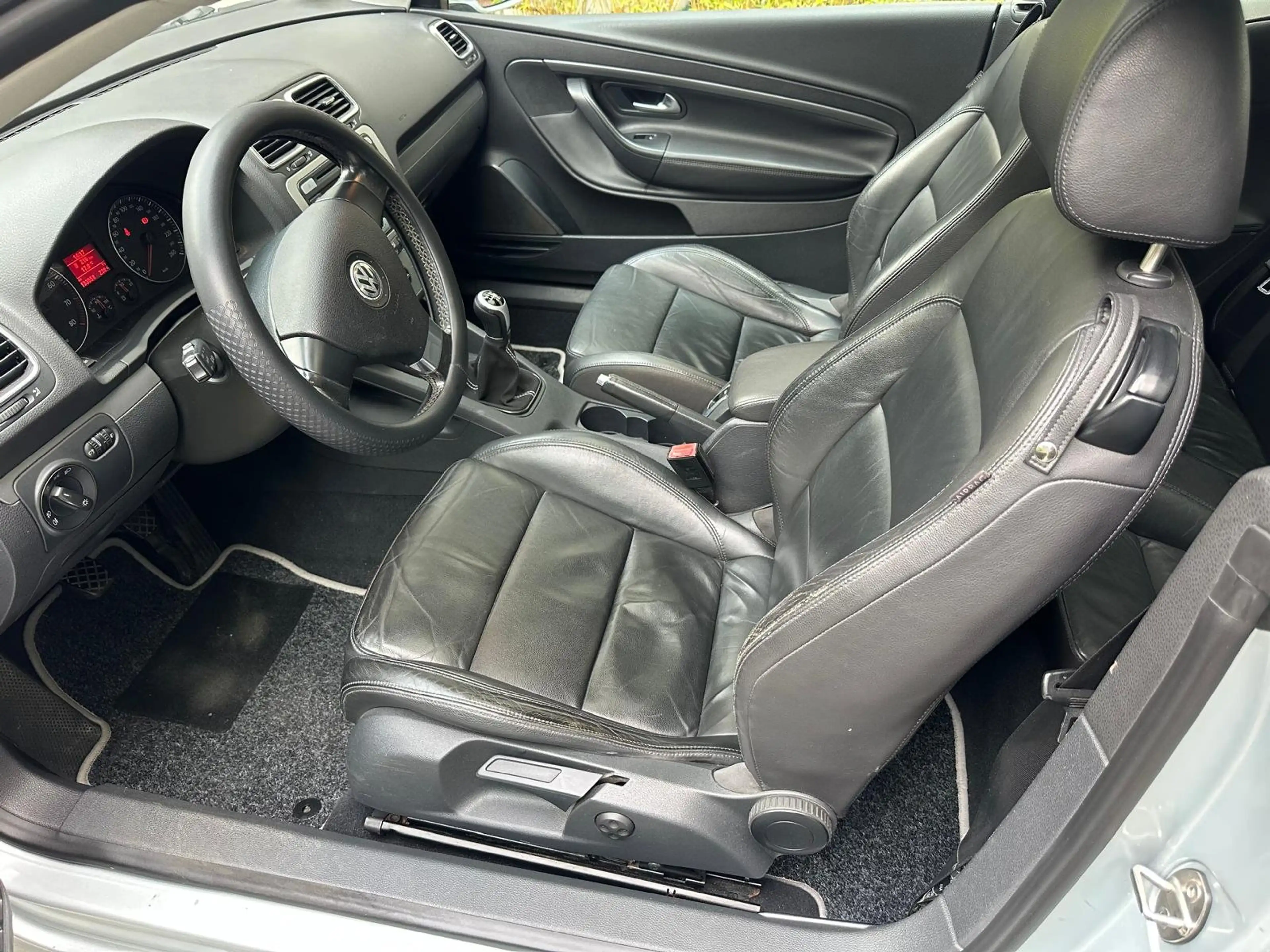 Volkswagen Eos 1.6 Cabro, Vollausstattug, Scheckheft — photo 4