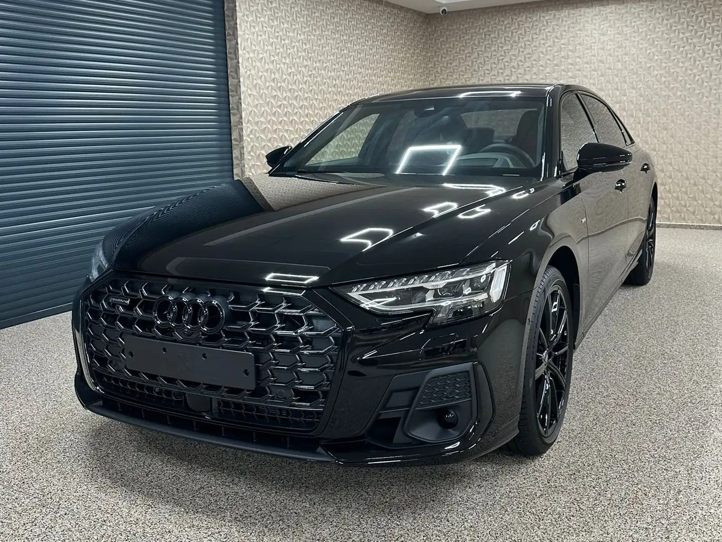 Audi A8 L 60 TFSI e quattro tiptronic (PROD 2025) Noir - 1