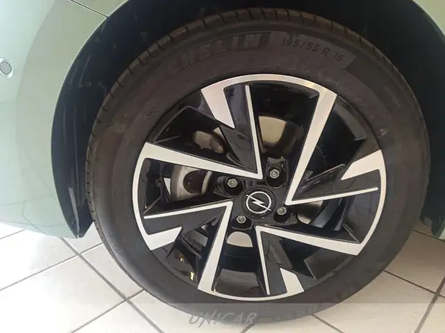 Opel Corsa view 9