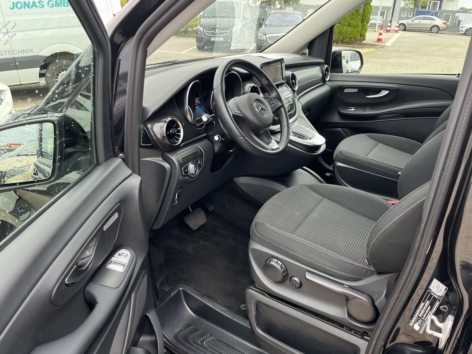 Mercedes-Benz V 250