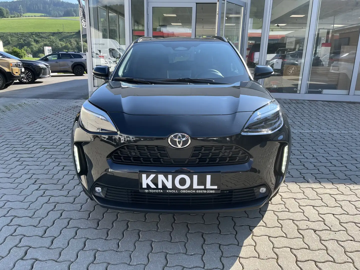 Toyota Yaris Cross Hybrid FWD Active Drive Safetypaket Schwarz - 2