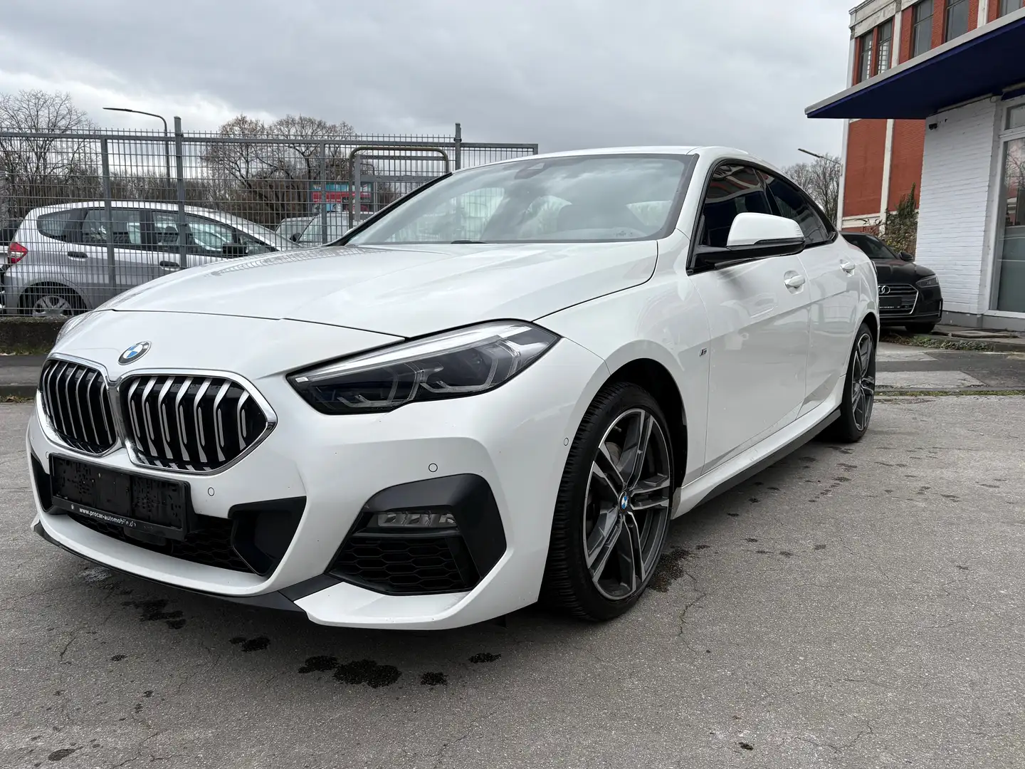 BMW 218 218 d M Sport TOP AUSSTATTUNG AMBIENTEBEL. LED 5T Weiß - 2