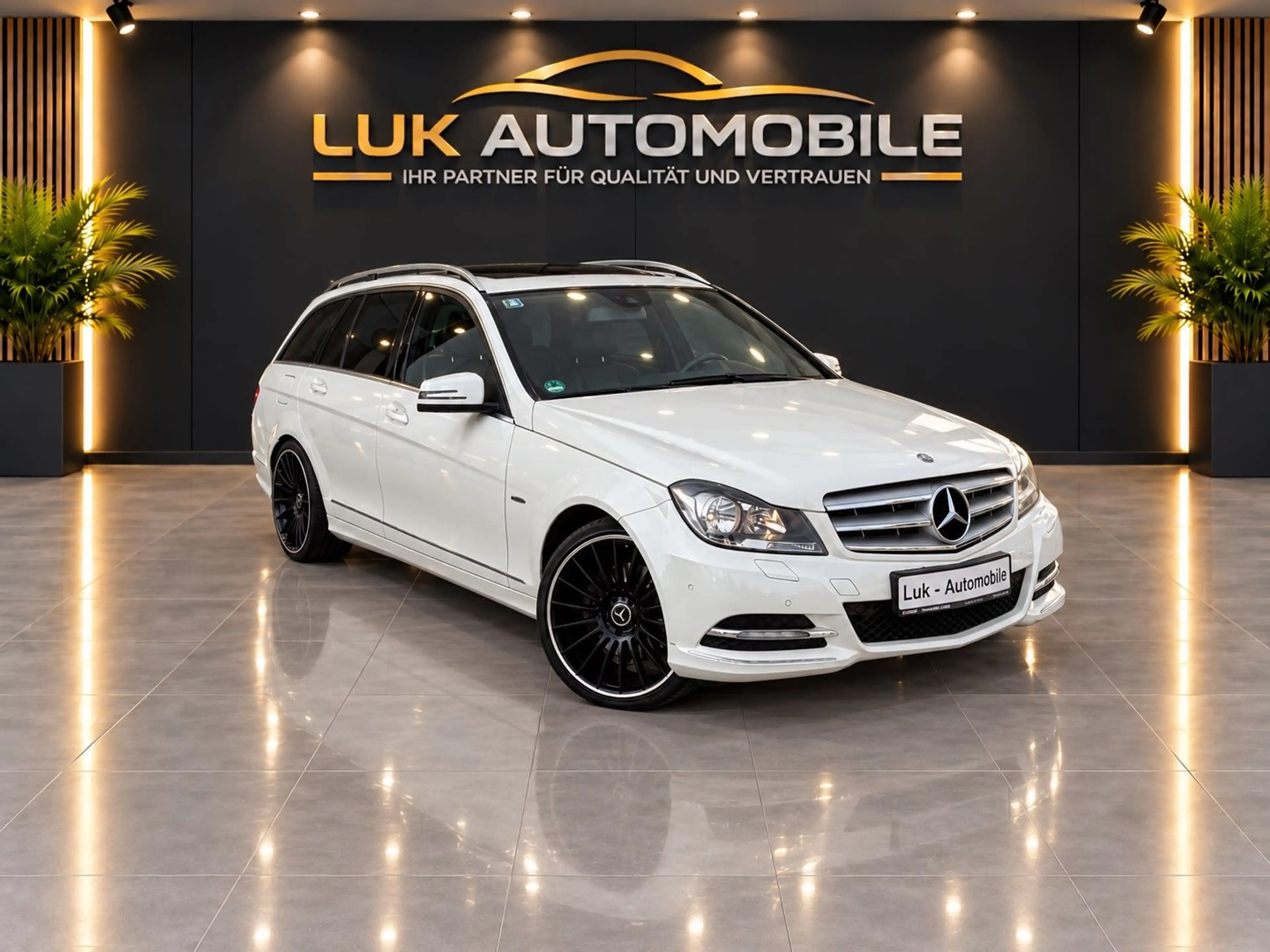 Mercedes-Benz C 350 C T-Modell C 350 CGI BlueEfficiency — photo 2