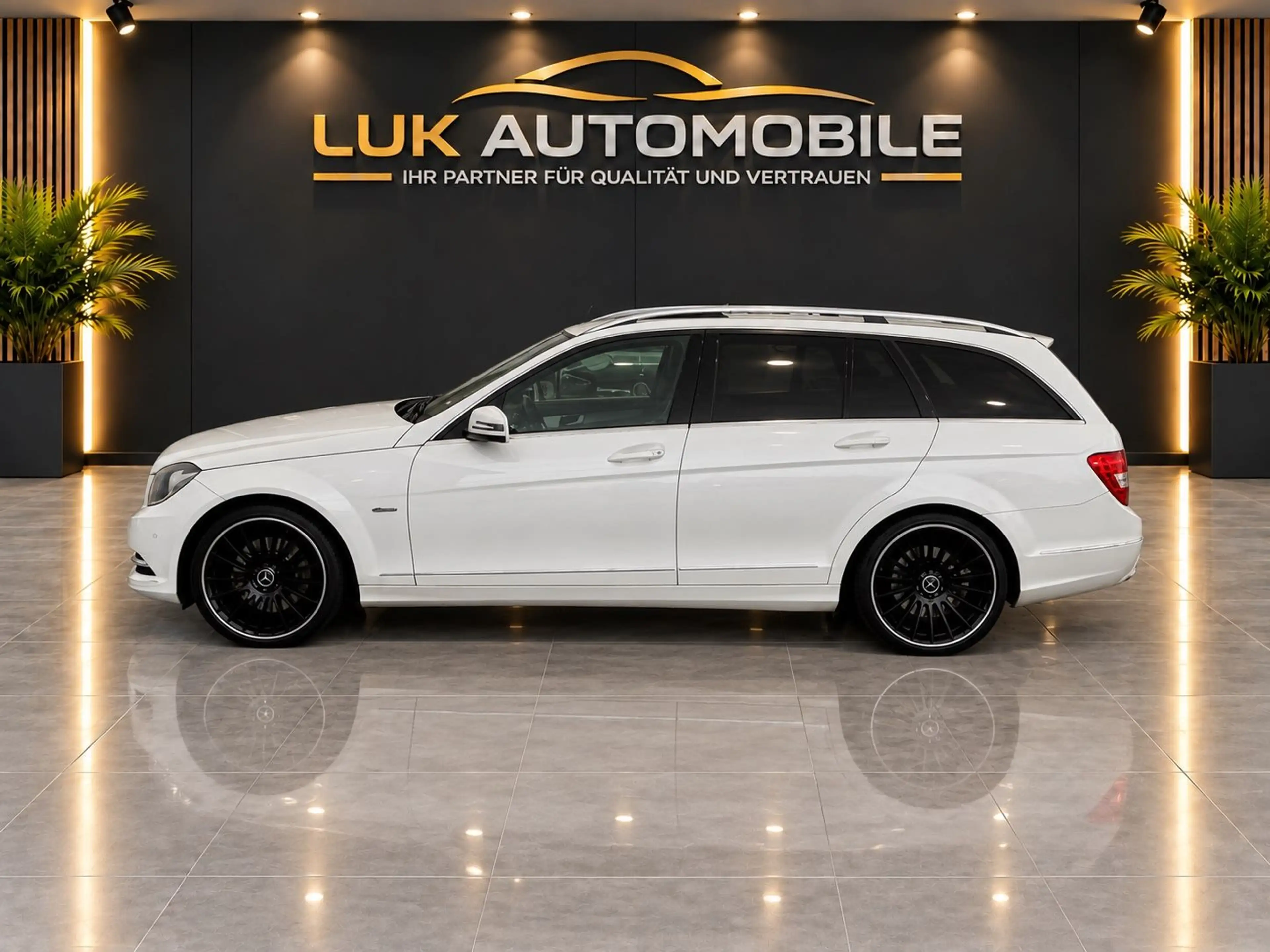 Mercedes-Benz C 350 C T-Modell C 350 CGI BlueEfficiency — photo 10