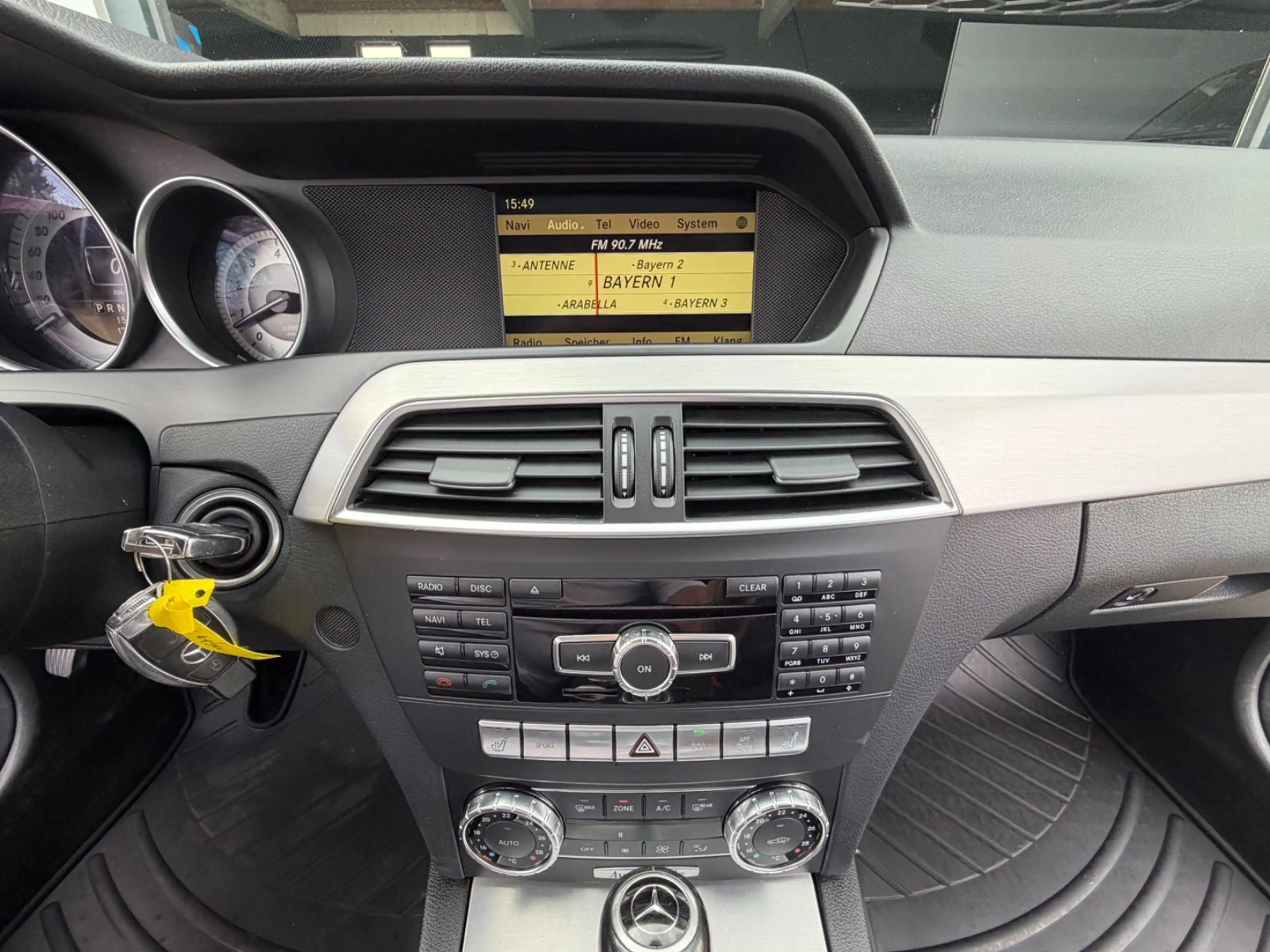 Mercedes-Benz C 350 C T-Modell C 350 CGI BlueEfficiency — photo 13