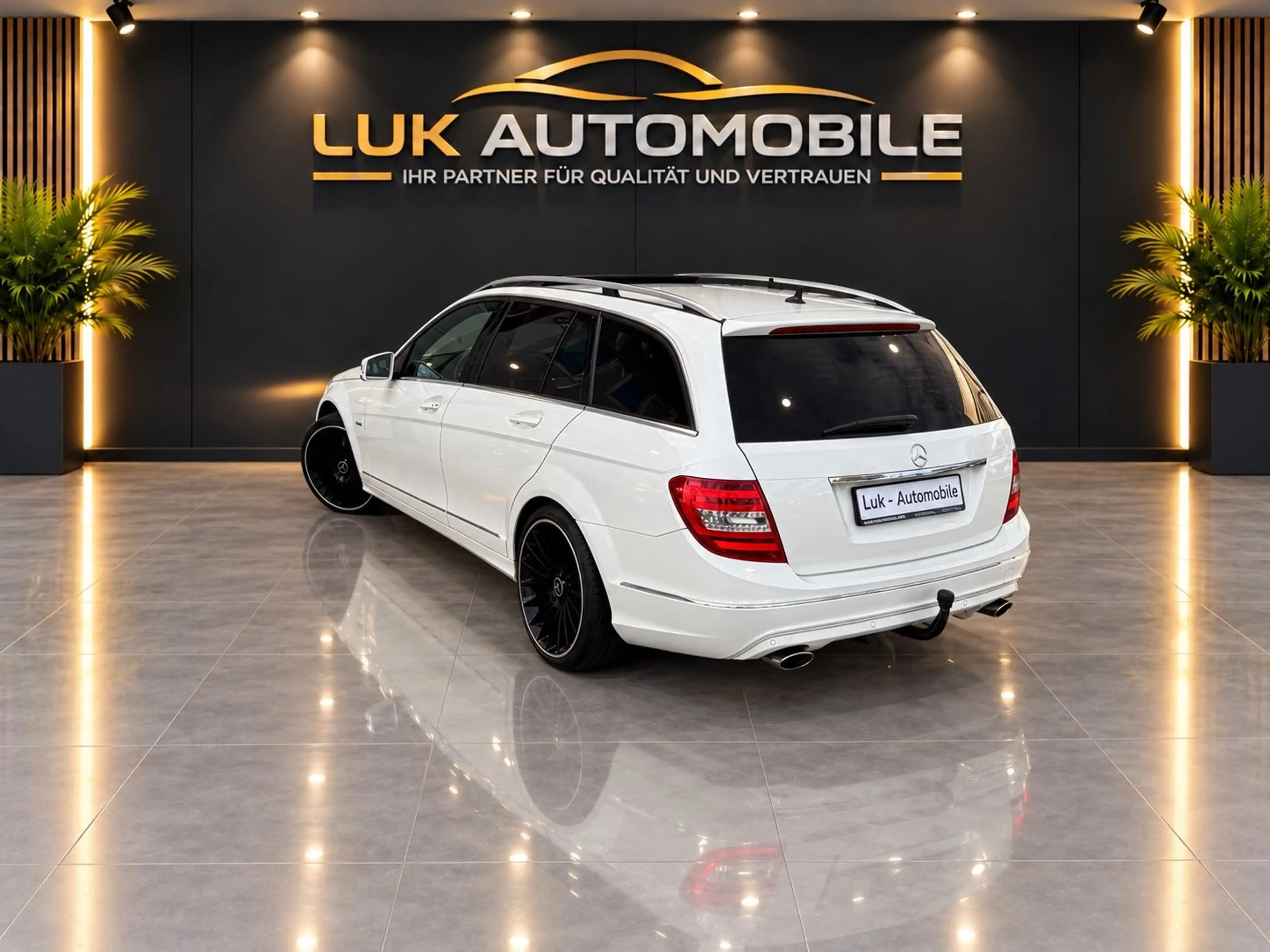 Mercedes-Benz C 350 C T-Modell C 350 CGI BlueEfficiency — photo 7