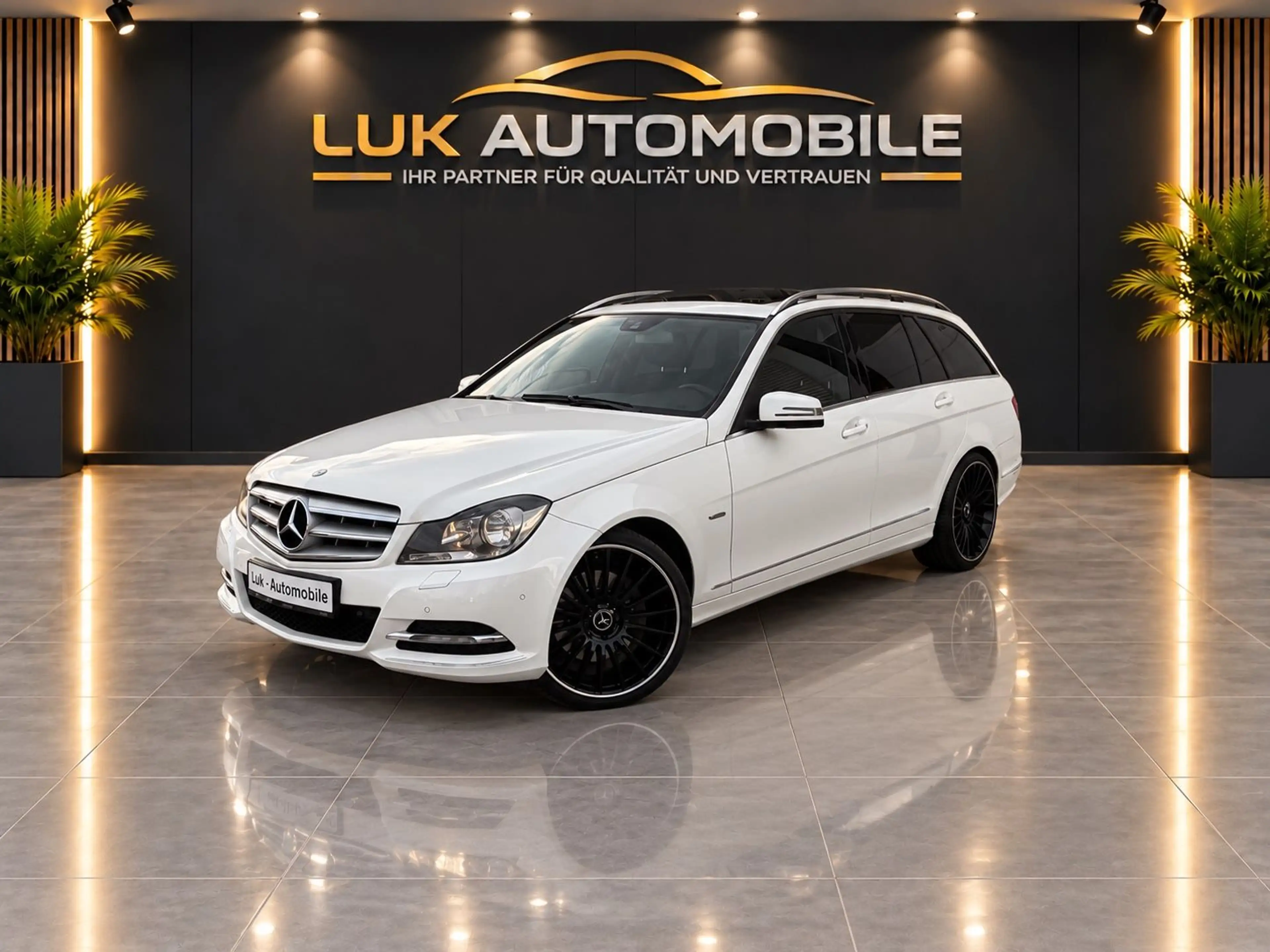 Mercedes-Benz C 350 C T-Modell C 350 CGI BlueEfficiency — photo 4