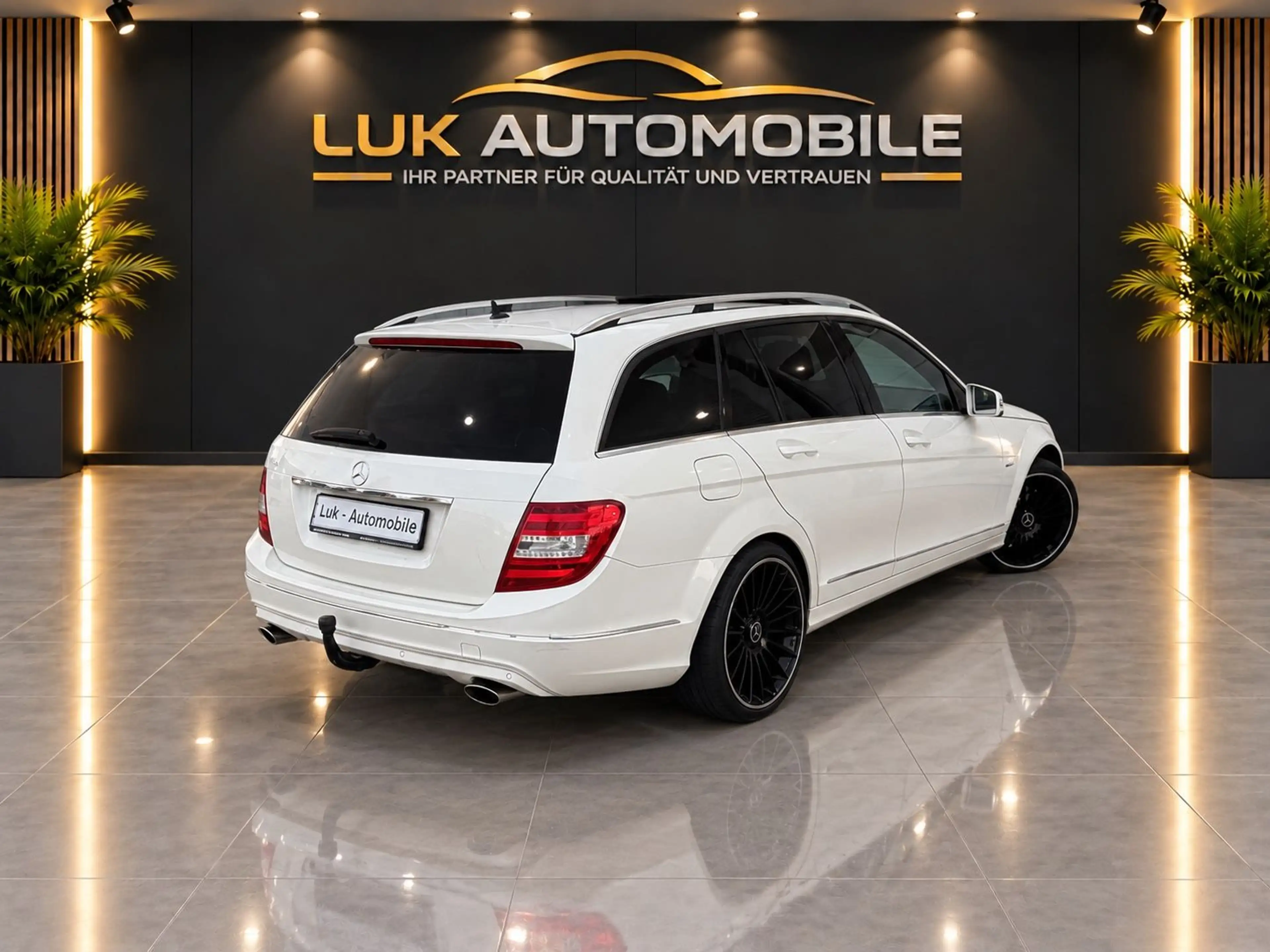 Mercedes-Benz C 350 C T-Modell C 350 CGI BlueEfficiency — photo 5