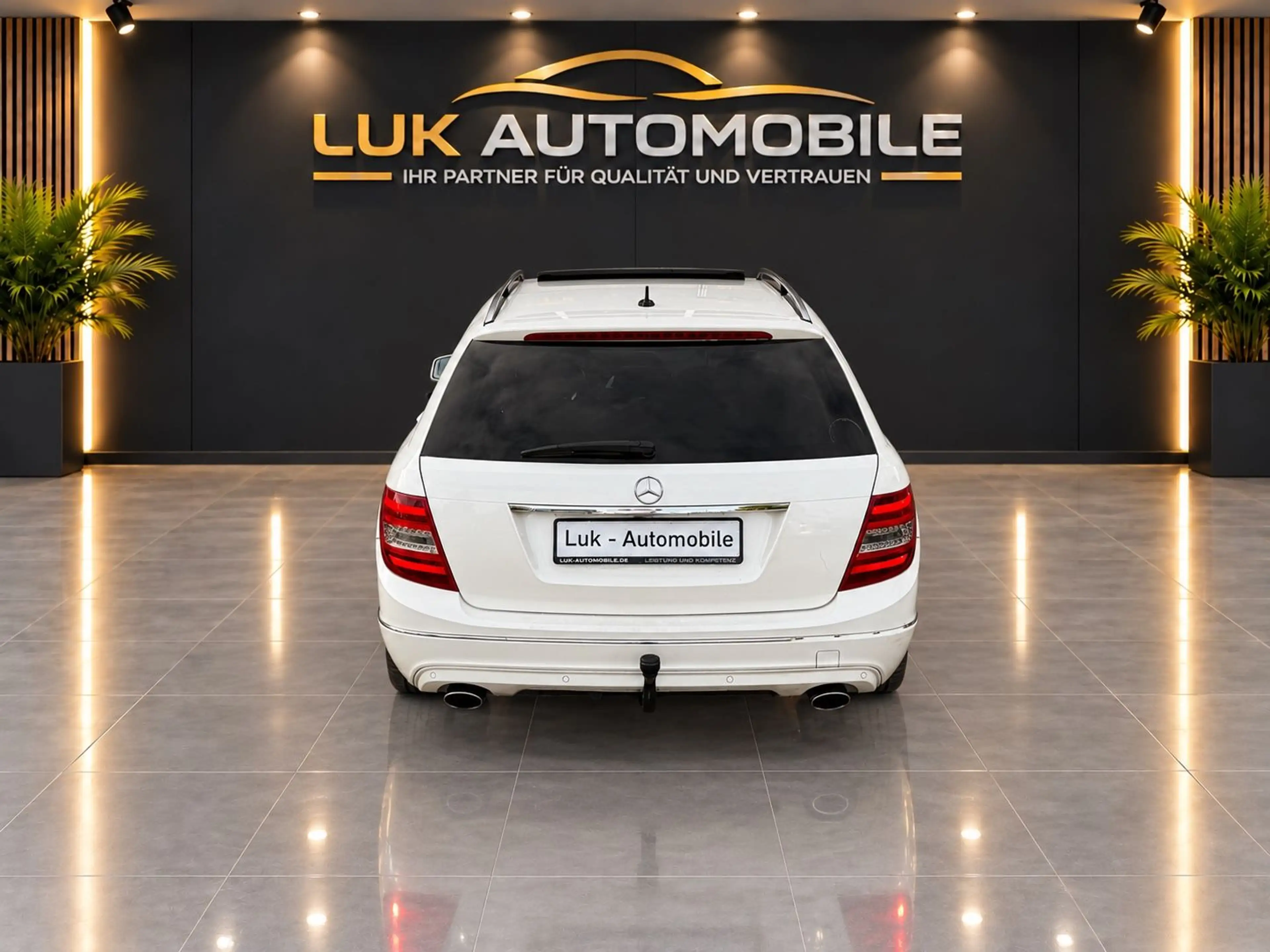 Mercedes-Benz C 350 C T-Modell C 350 CGI BlueEfficiency — photo 9