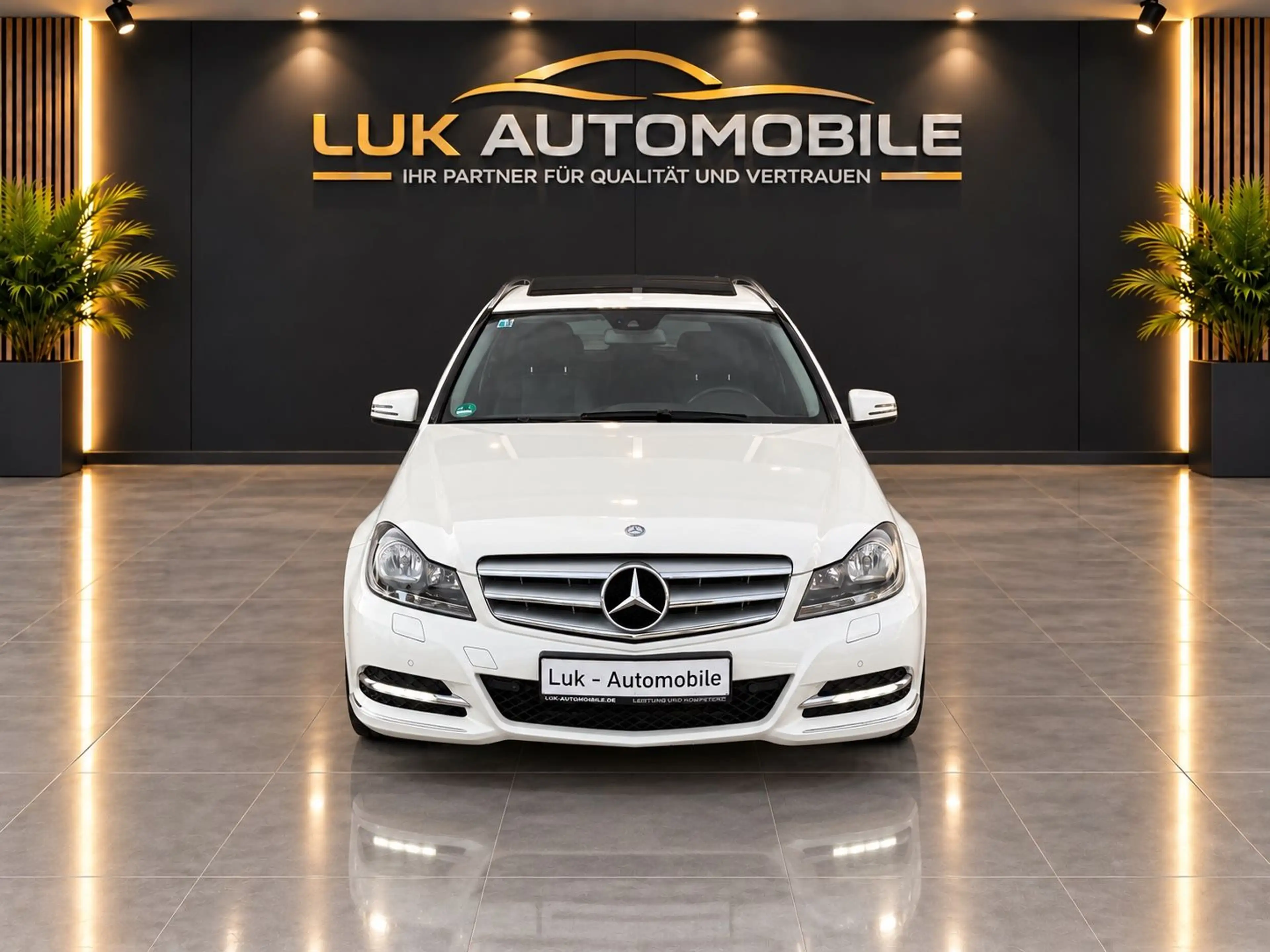 Mercedes-Benz C 350 C T-Modell C 350 CGI BlueEfficiency — photo 6