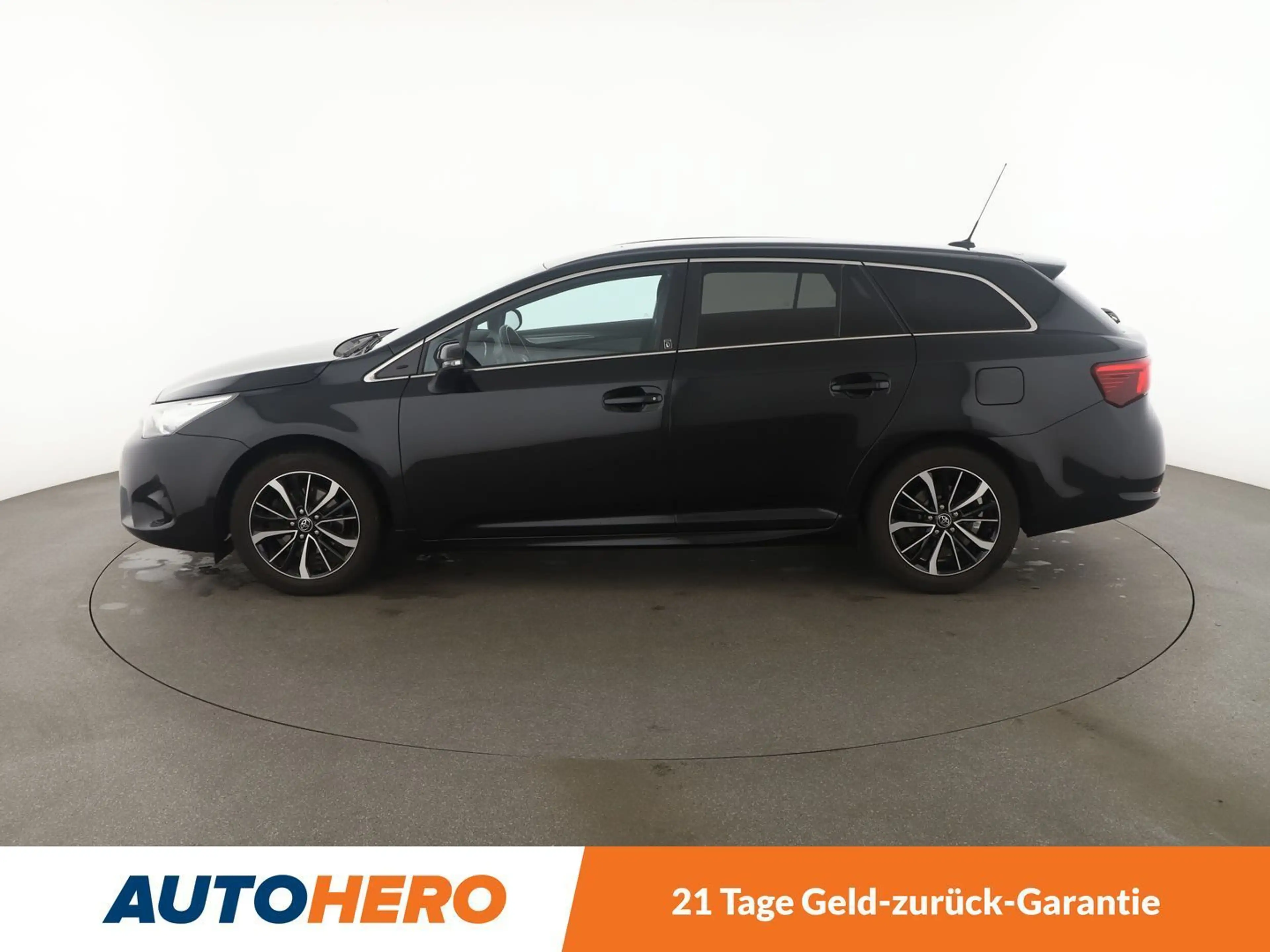 Toyota Avensis 1.8 Team D Aut*NAVI*LED*TEMPO*CAM*SHZ*KLIMA* — photo 3
