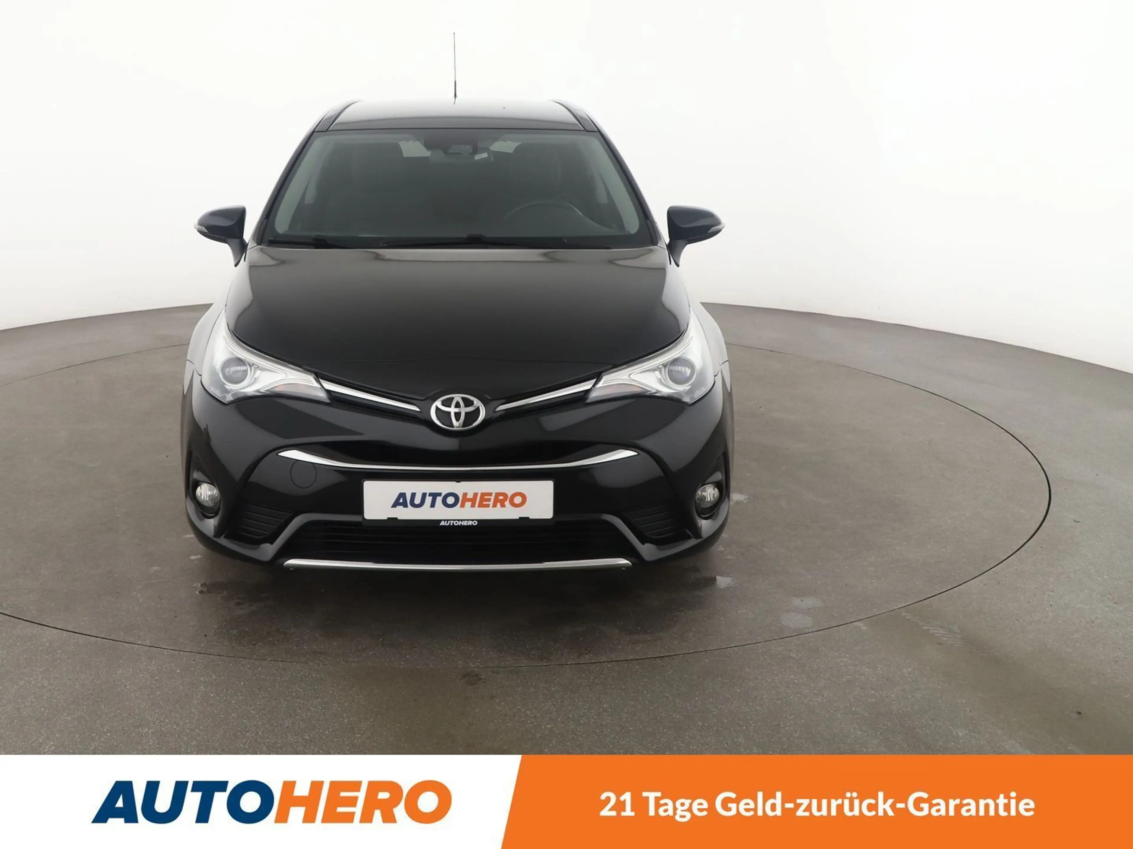 Toyota Avensis 1.8 Team D Aut*NAVI*LED*TEMPO*CAM*SHZ*KLIMA* — photo 9