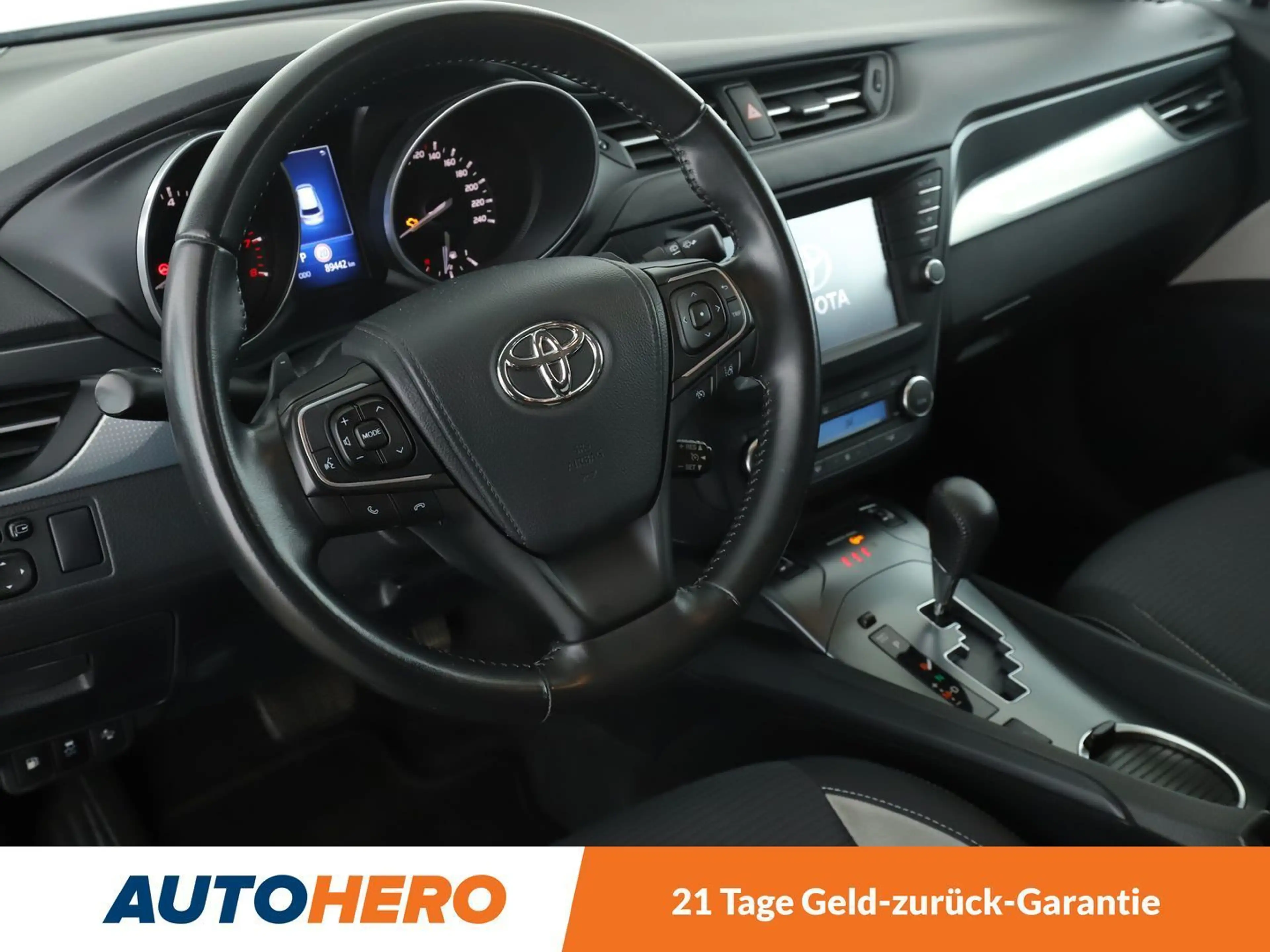 Toyota Avensis 1.8 Team D Aut*NAVI*LED*TEMPO*CAM*SHZ*KLIMA* — photo 11