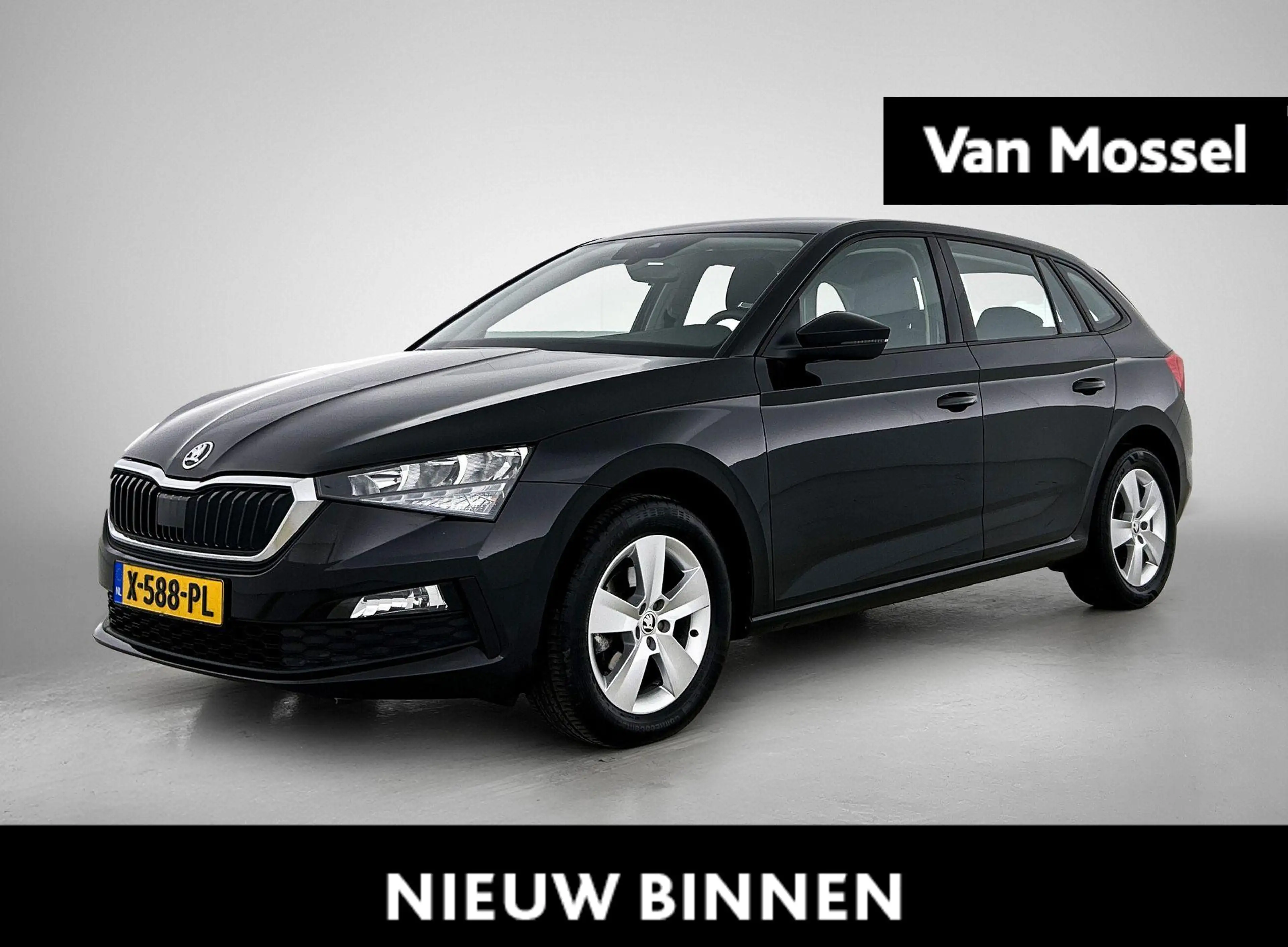 Skoda Scala 1.0 TSI Ambition Metallic lak | Licht metalen velg