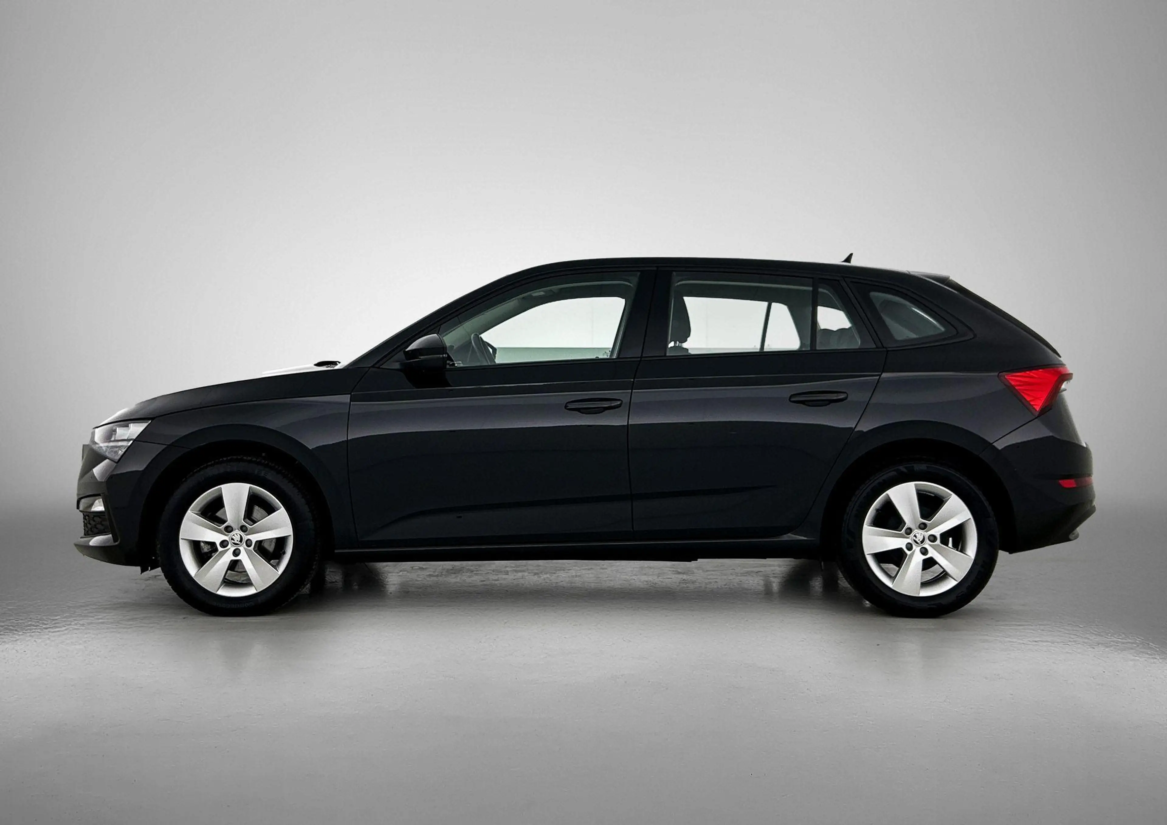 Skoda Scala 1.0 TSI Ambition Metallic lak | Licht metalen velg — photo 2