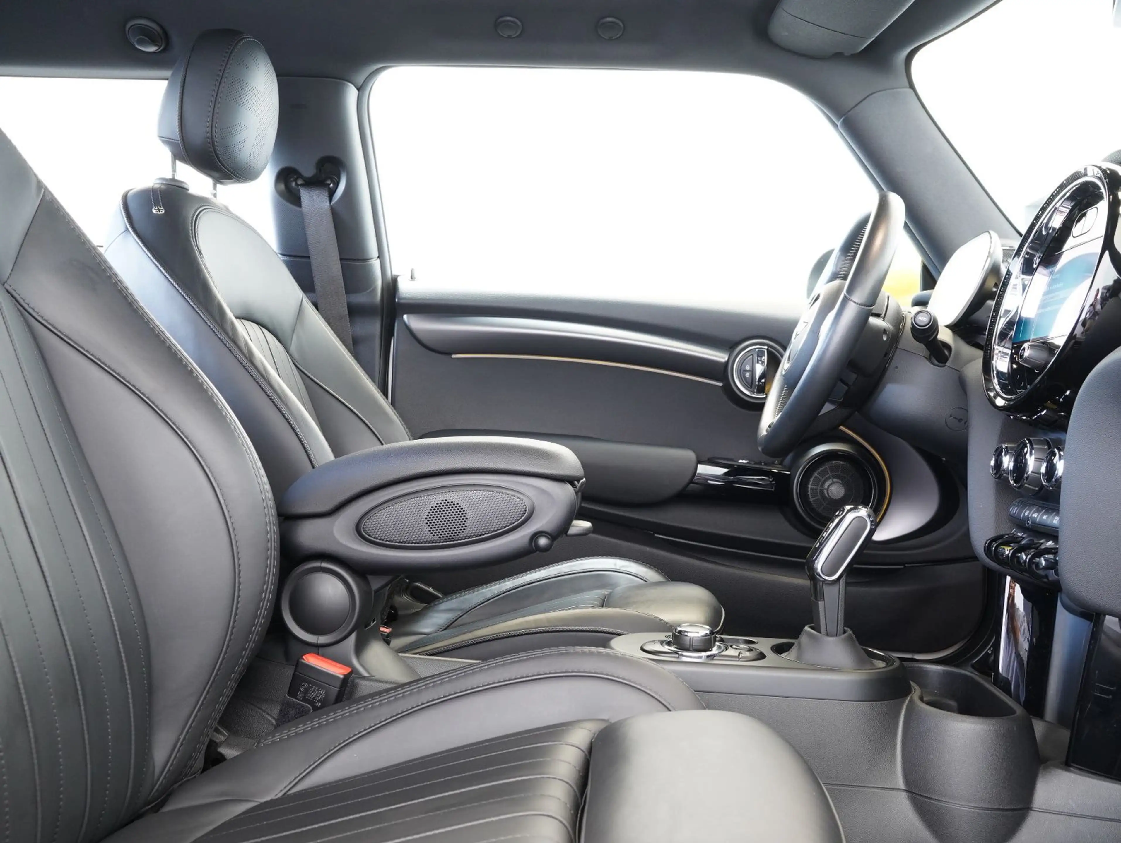 MINI Cooper SE Yours Trim LED/KEYLESS/HEADUP/LEDER — photo 13