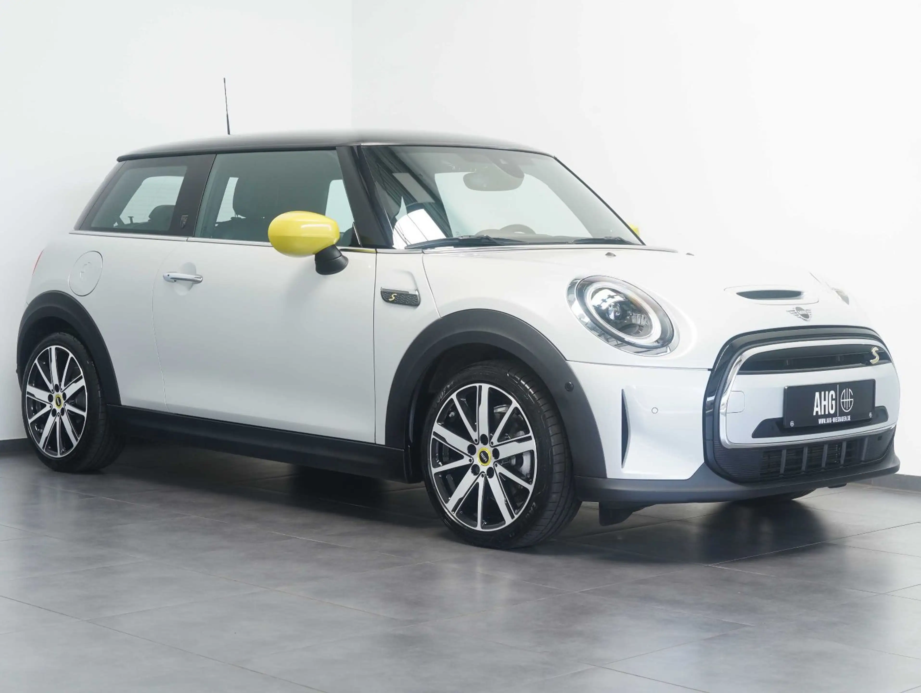 MINI Cooper SE Yours Trim LED/KEYLESS/HEADUP/LEDER — photo 2