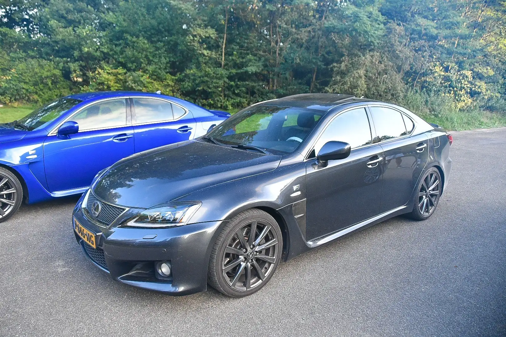 Lexus IS F Grau - 1