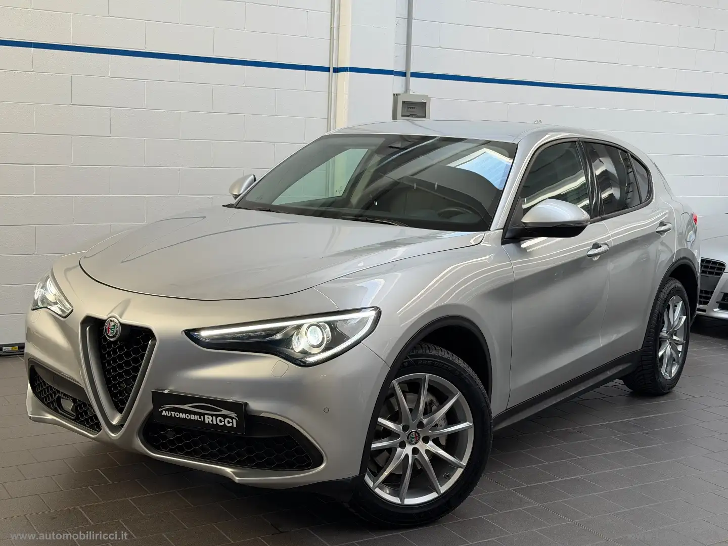 Alfa Romeo Stelvio 2.2 T.diesel 210CV AT8 Q4 Lusso Grau - 1