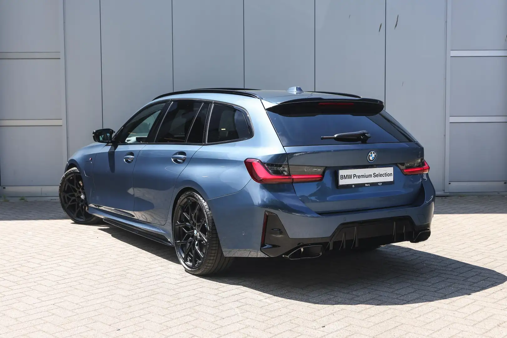 BMW 330 3 Serie Touring 330e High Executive M Sport Automa Kék - 2