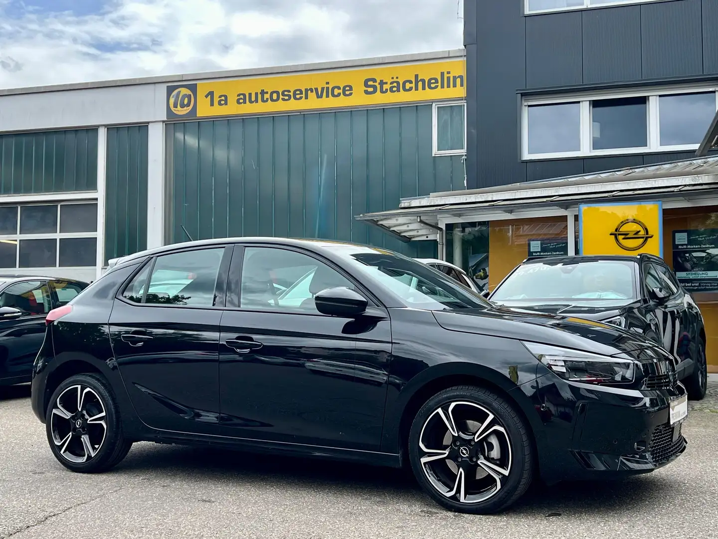 Opel Corsa Corsa F 1.2T GS Line,SHZ,KLIMAAT,RKAMERA,PDC,ALU Zwart - 1