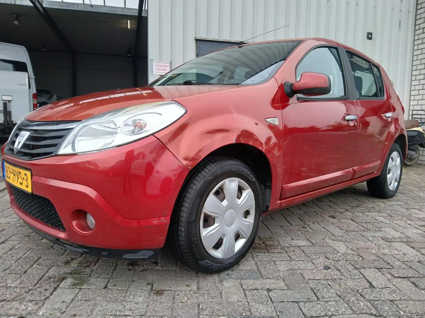 Dacia Sandero 1.4 Lauréate - Airco - Cruise - Schade Rojo - 2
