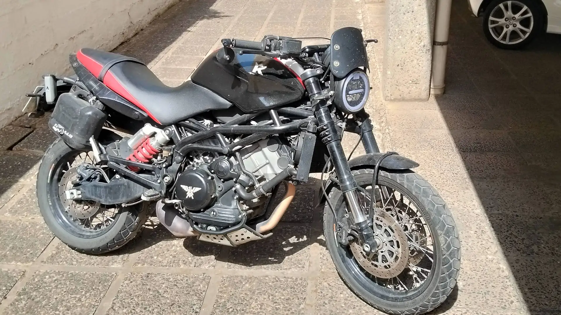 Moto Morini Scrambler 1200 Negro - 1